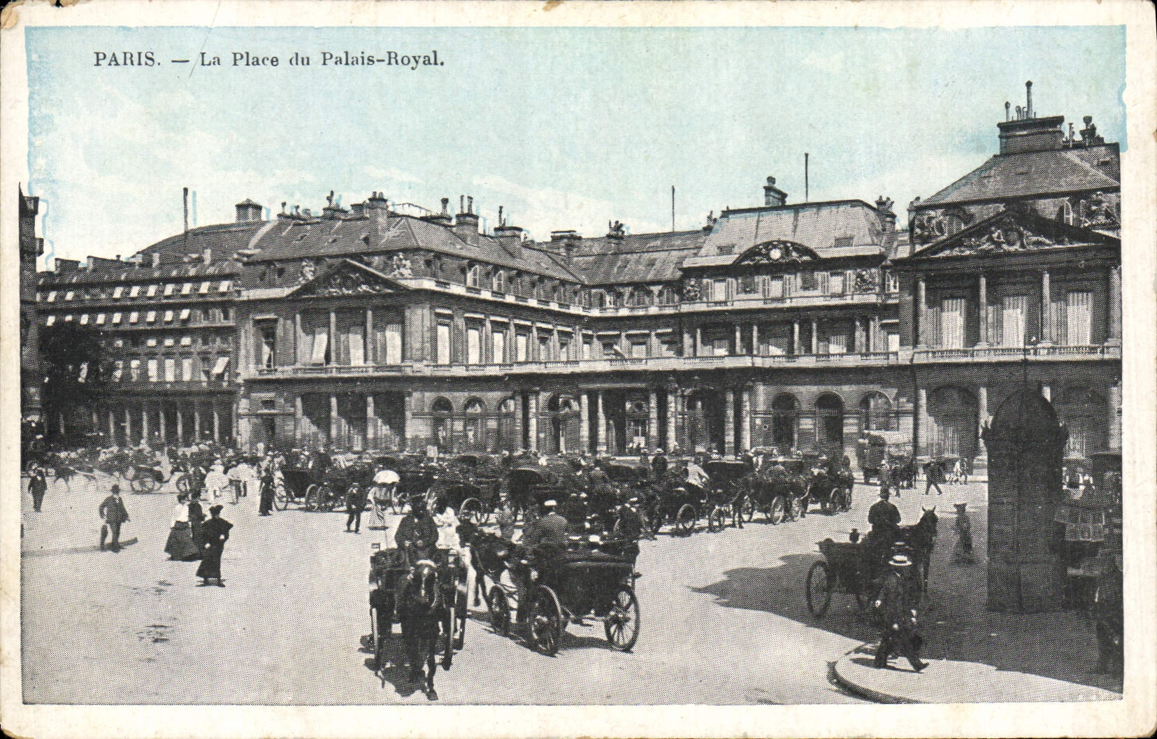 CPA Paris La Place du Palais Royal