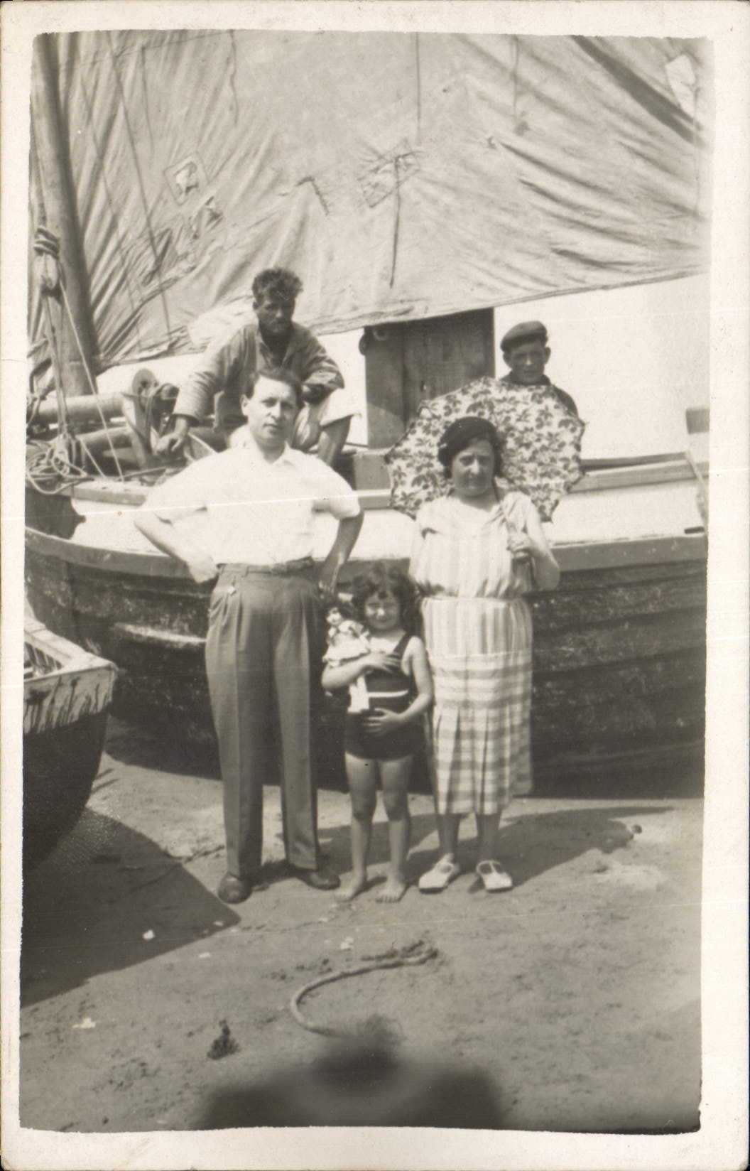 CARTE PHOTO Enfant Homme Bateau