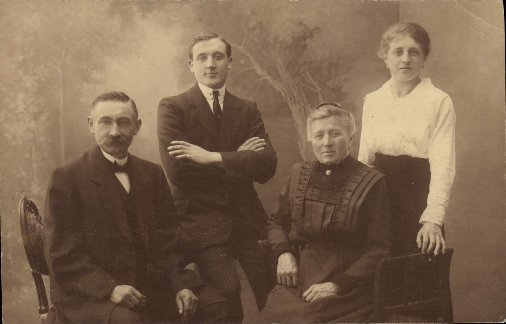 CARTE PHOTO Personnages