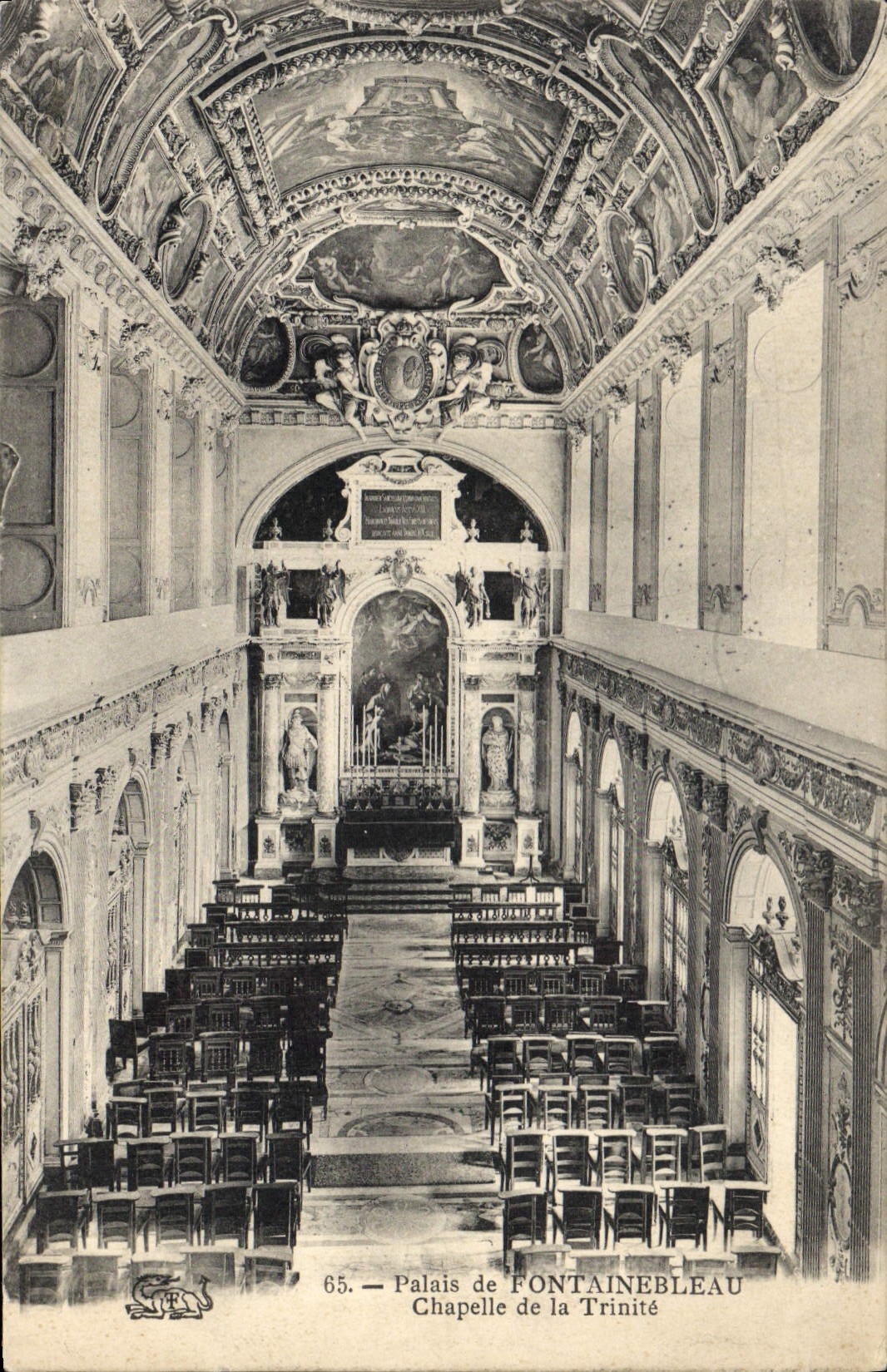 CPA Palais de Fontainebleau Chapelle de la Trinite 