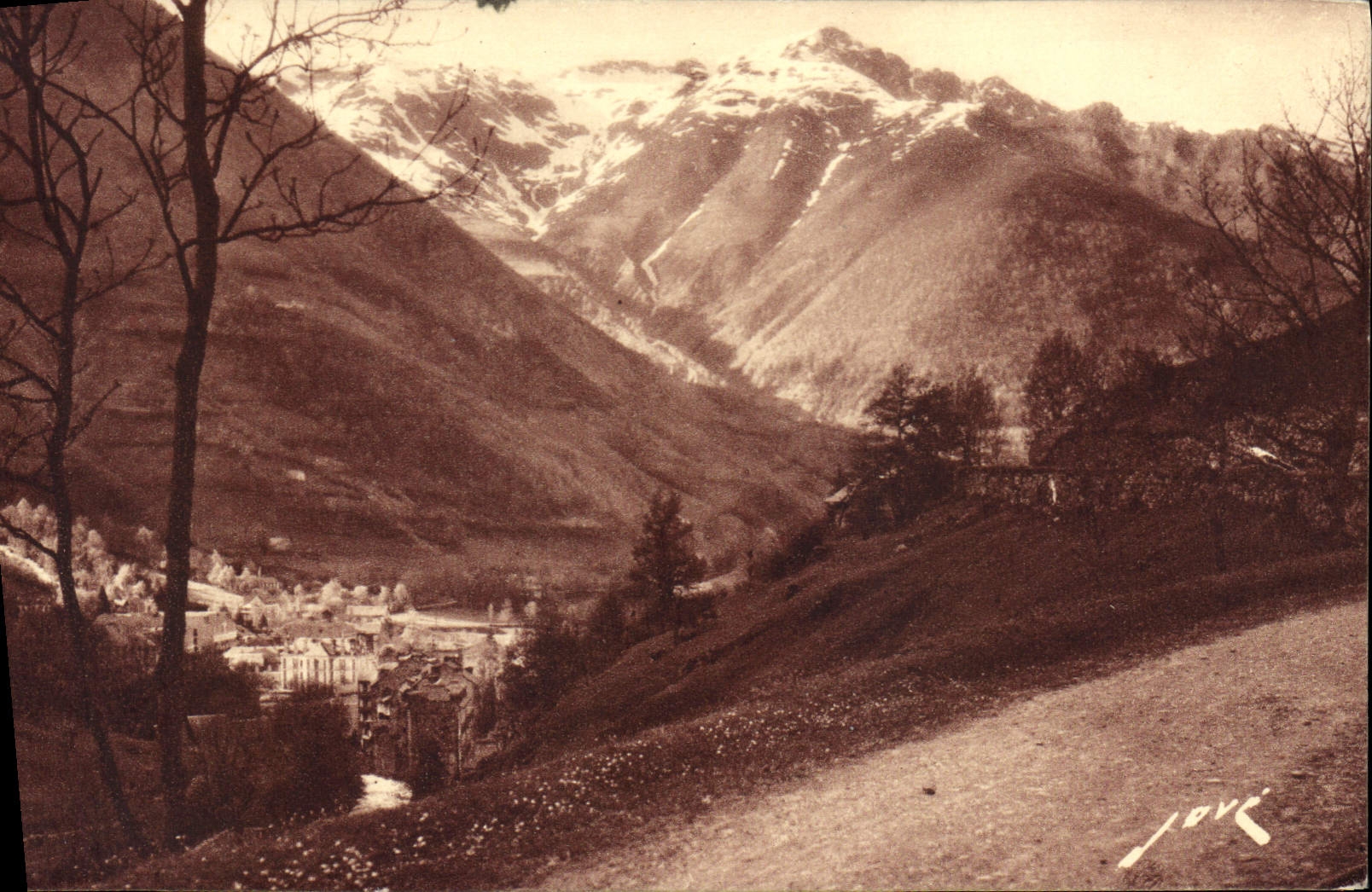 CPA Cauterets et le Massif du Caballiros 