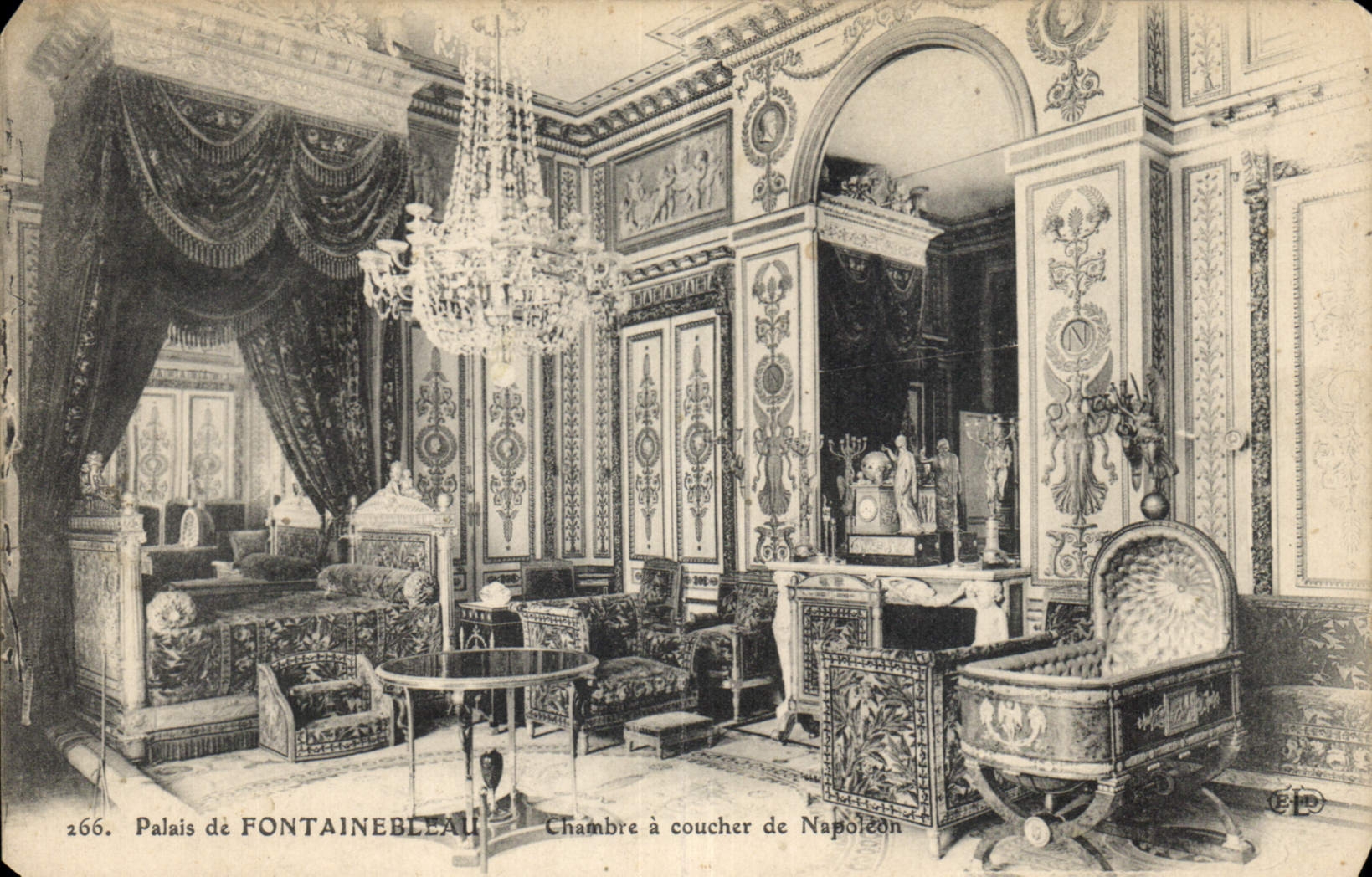 CPA Palais de Fontainebleau  Chambre a Coucher de Napoleon 