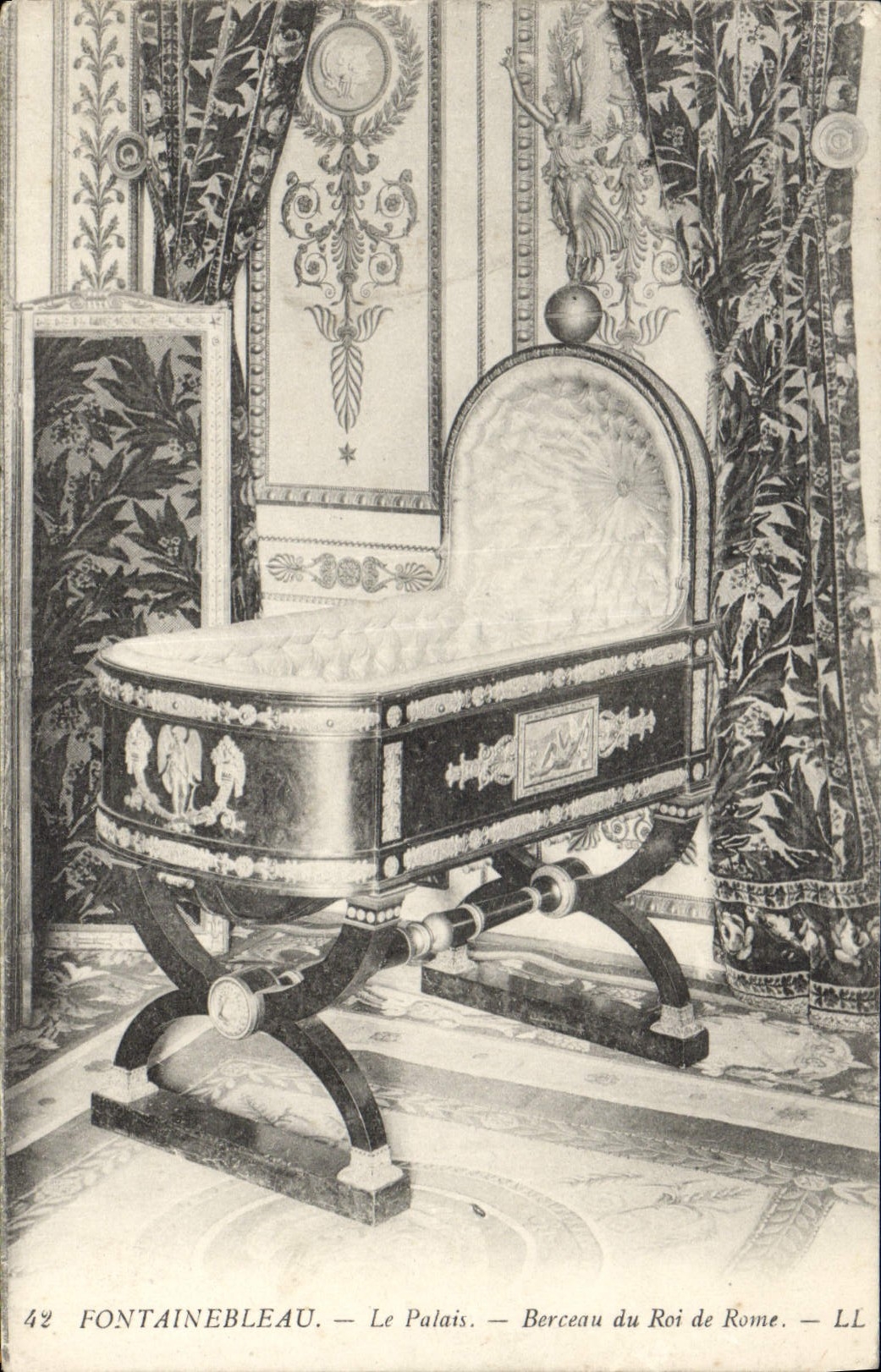 CPA Fontainebleau Le Palais Berceau du Roi de Rome 
