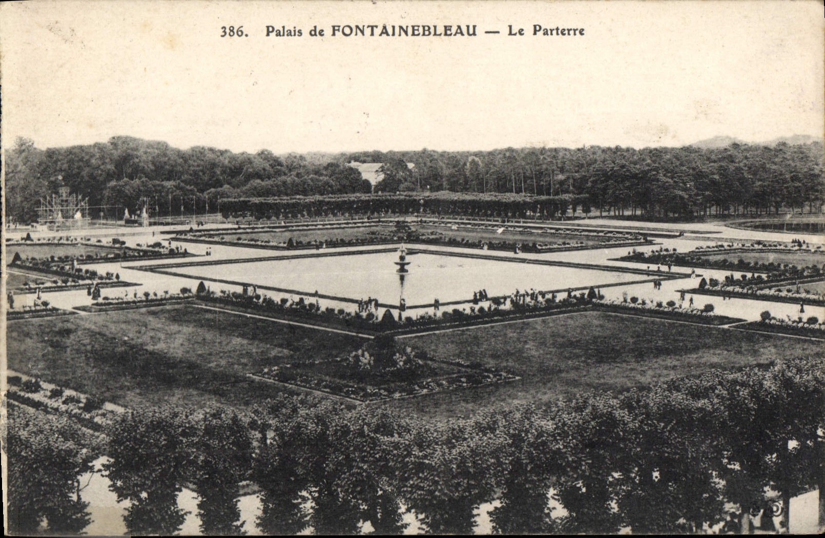 CPA Palais de Fontainebleau Le Parterre 
