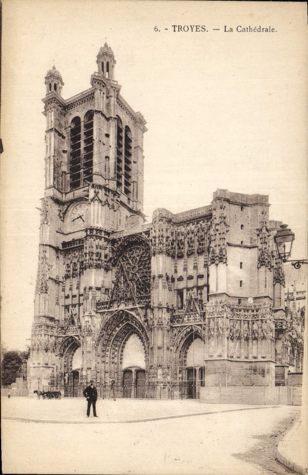CPA Troyes La Cathedrale 