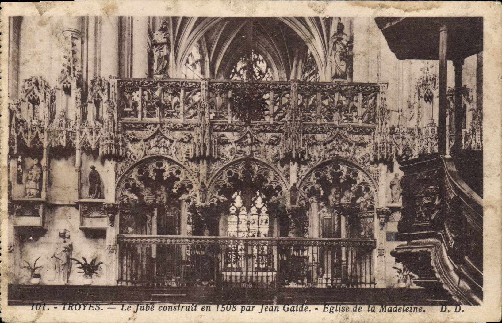 CPA Troyes Le Jube Construit en 1508 par Jean Gaide Eglise de la Madeleine 
