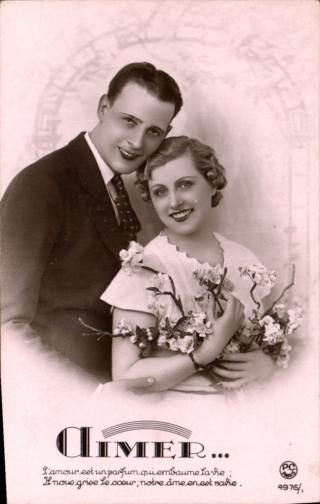 CPA Aimer l'Amour est un parfum qui embaume la vie Femme