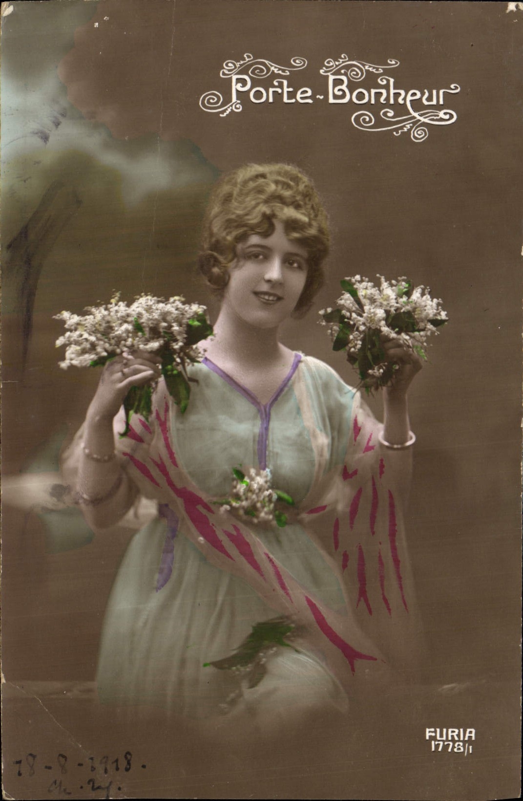 CPA Porte Bonheur Femme