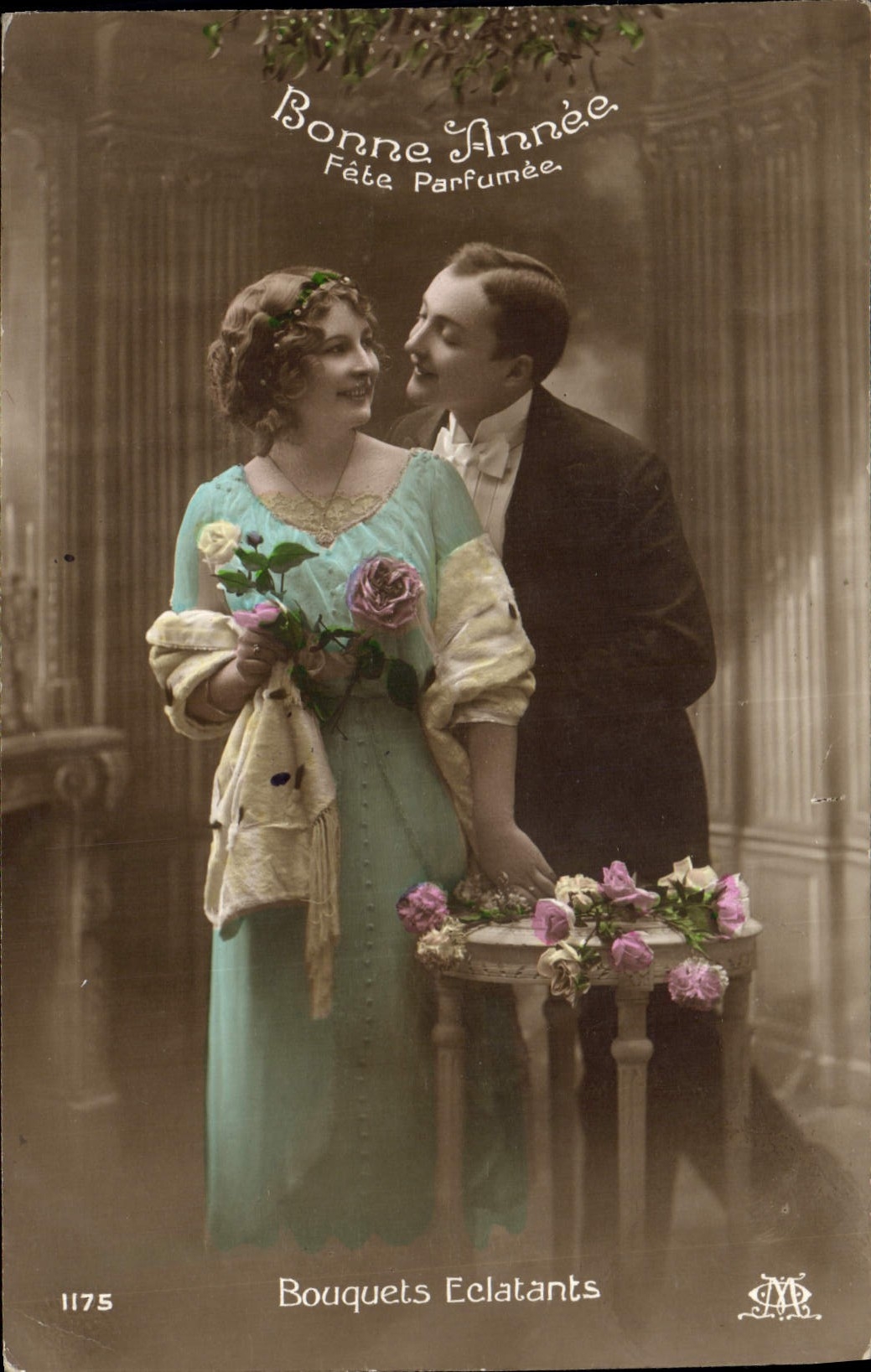 CPA Bonne Annee Fete Parfumee Bouquets Eclatants Femme