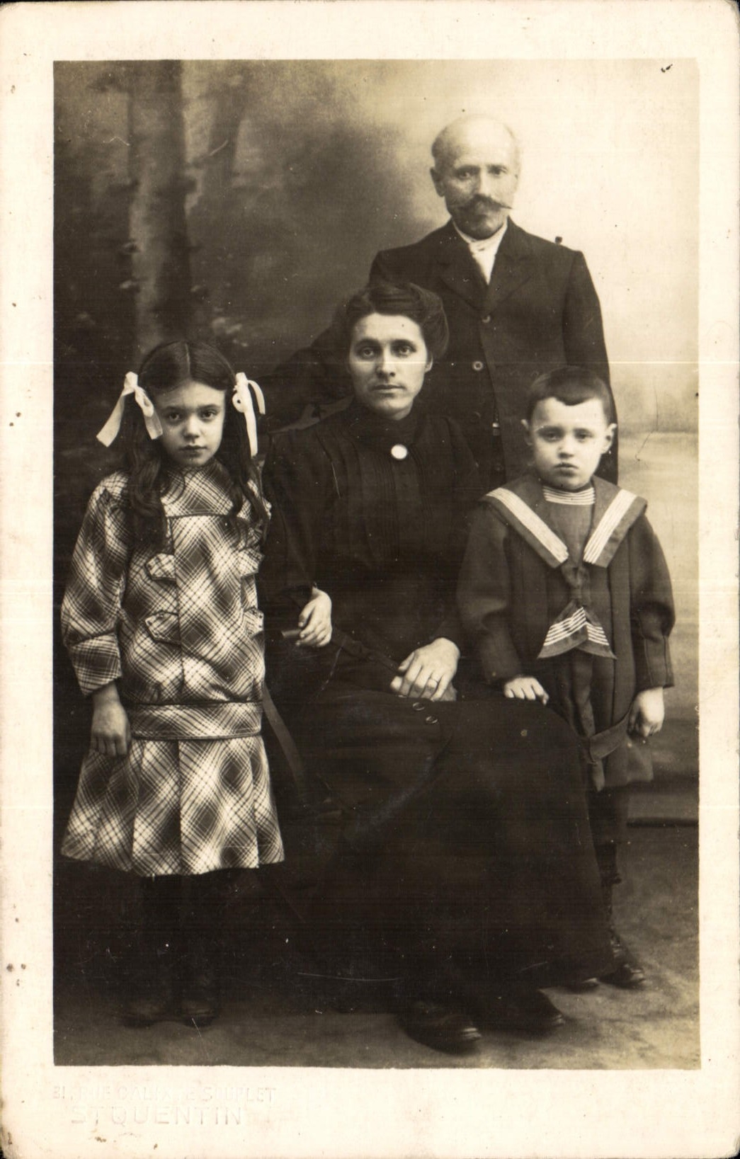 CARTE PHOTO Personnages