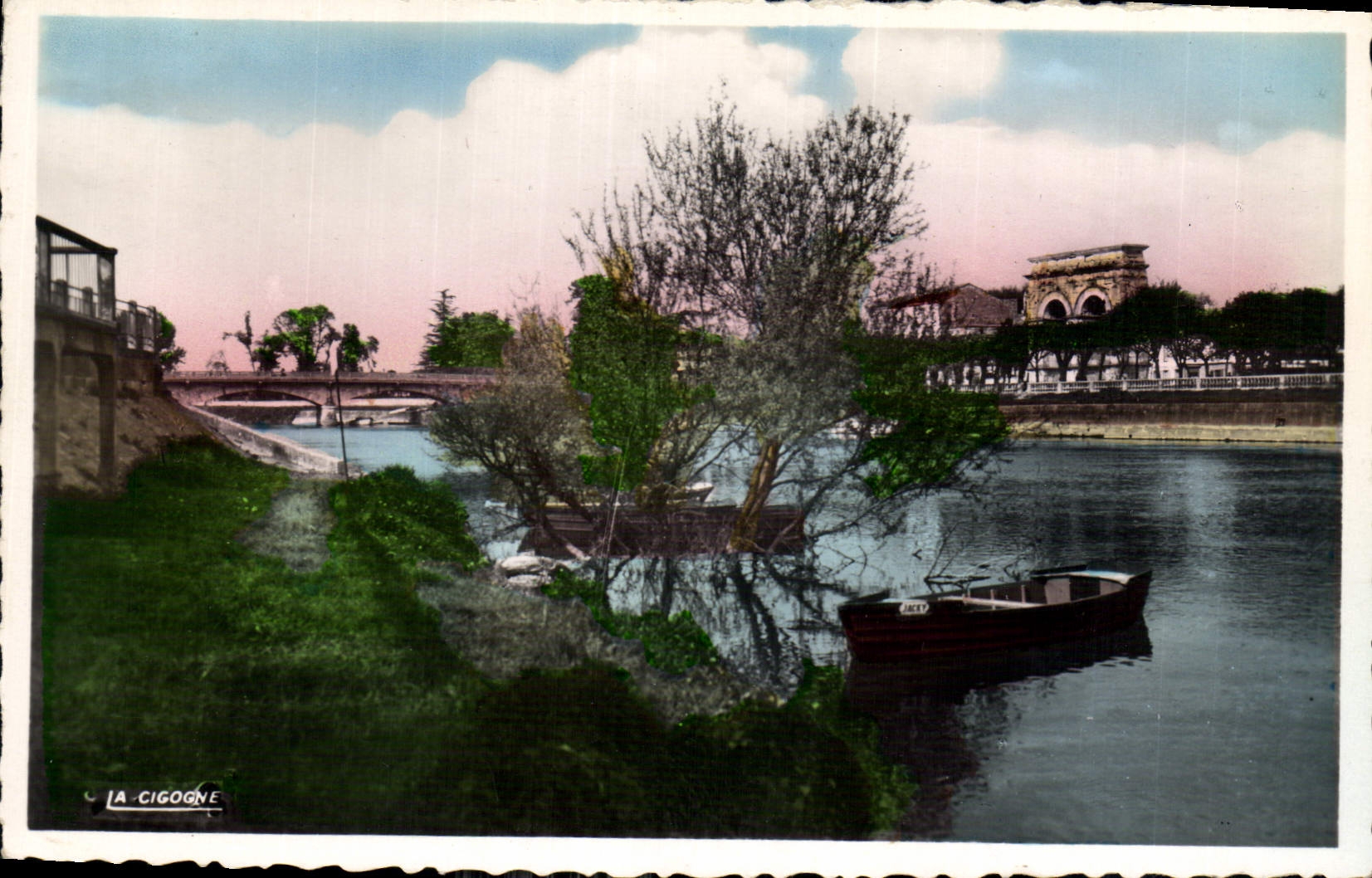 CPA Saintes Charente Maritime L'Arc de Triomphe et le Pont vus des Bords de la Charente