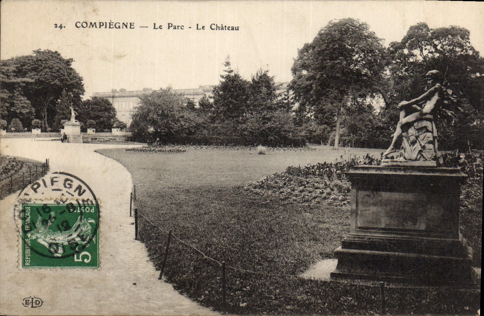 CPA Compiegne Le Parc Le Chateau 