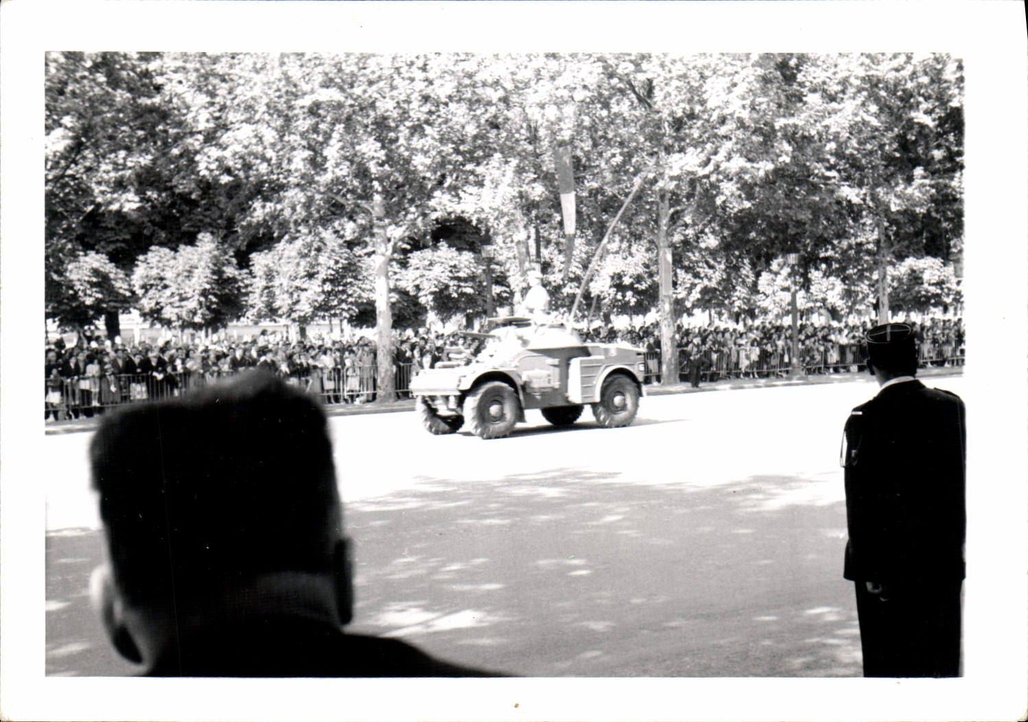 Photo Defile Paris Champs Elysees Militaria Tank