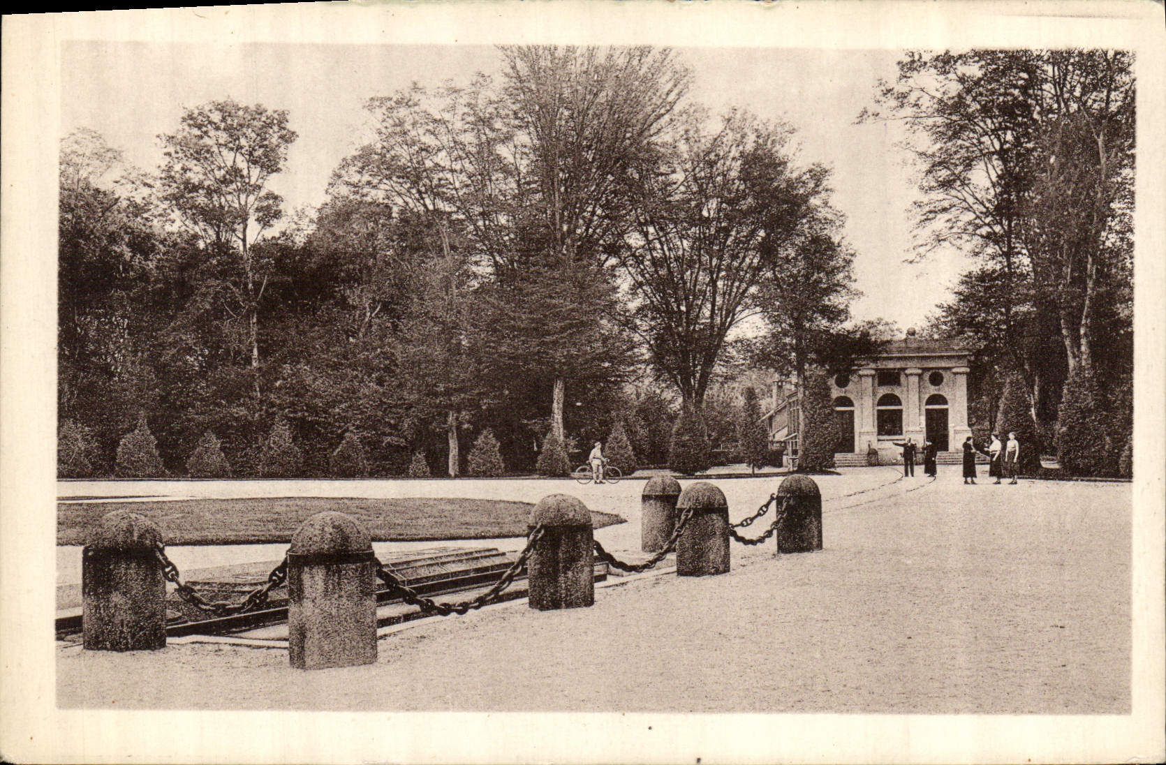 CPA Foret de Compiegne Emplacement du Wagon du Marechal Foch 