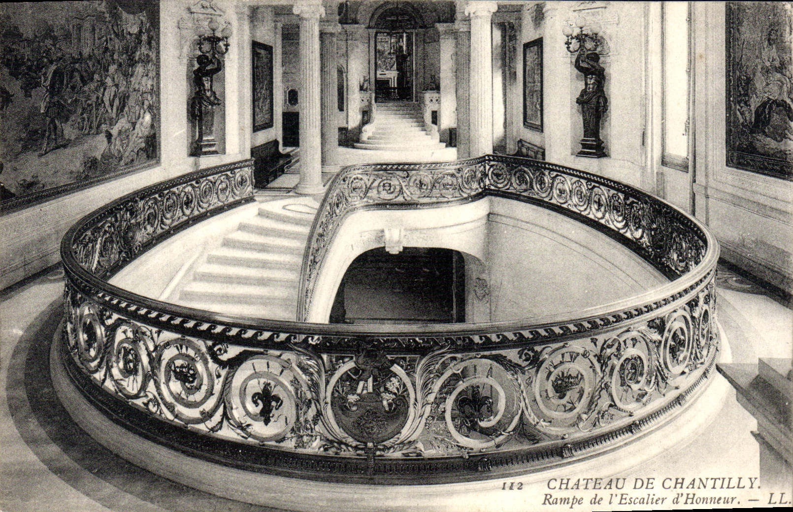 CPA Chateau de Chantilly Rampe de l'Escalier d'Honneur 