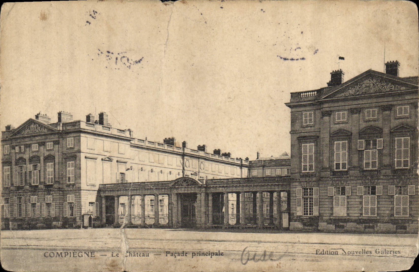 CPA Compiegne Le Chateau Facade Principale 
