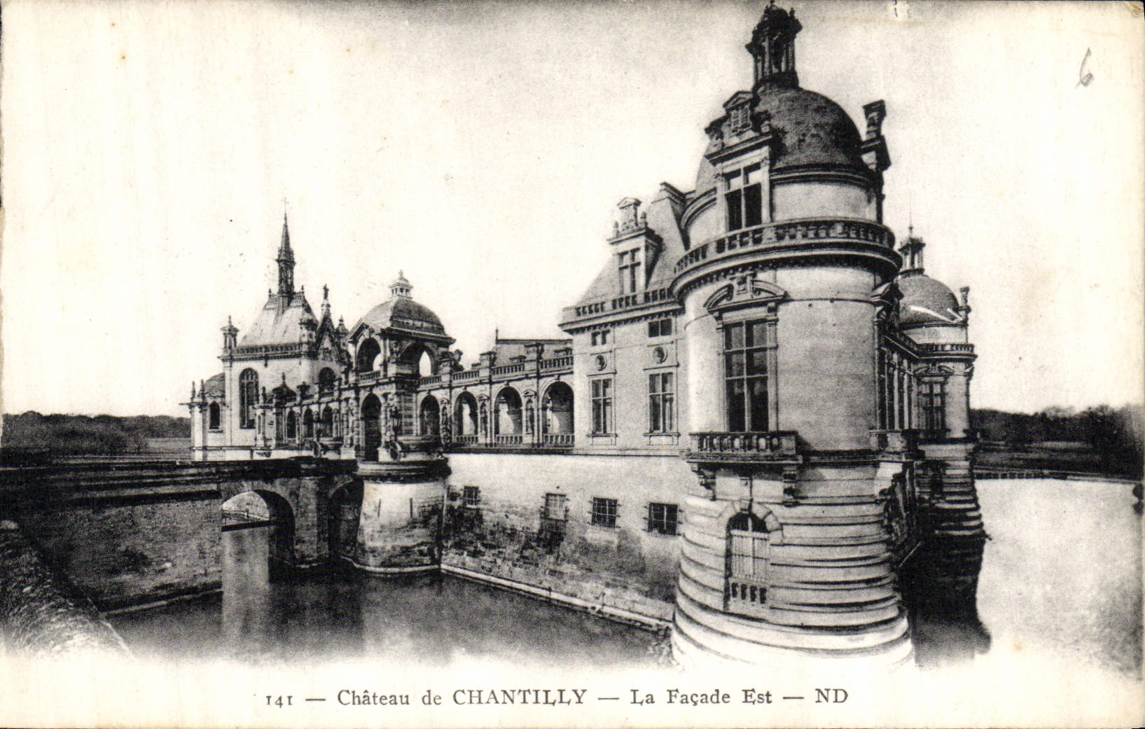 CPA Chateau de Chantilly La Facade Est 