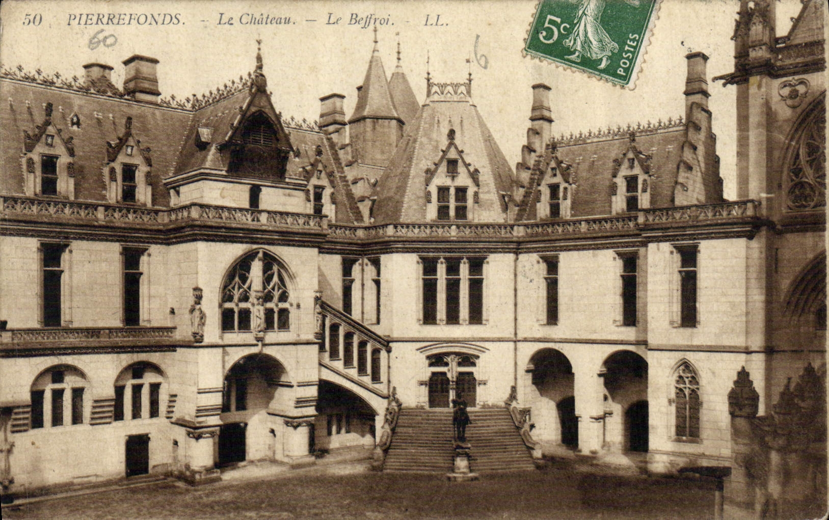 CPA Pierrefonds Le Chateau le Beffroi 