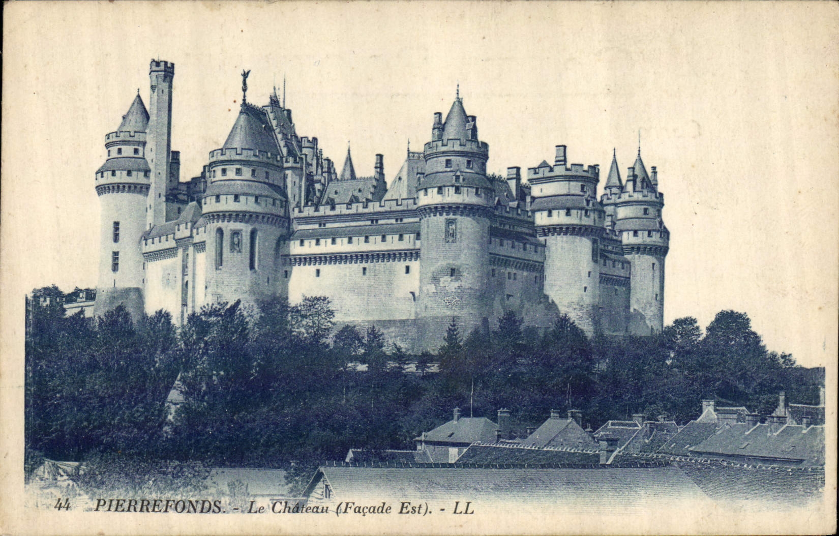 CPA Pierrefonds Le Chateau Facade Est 