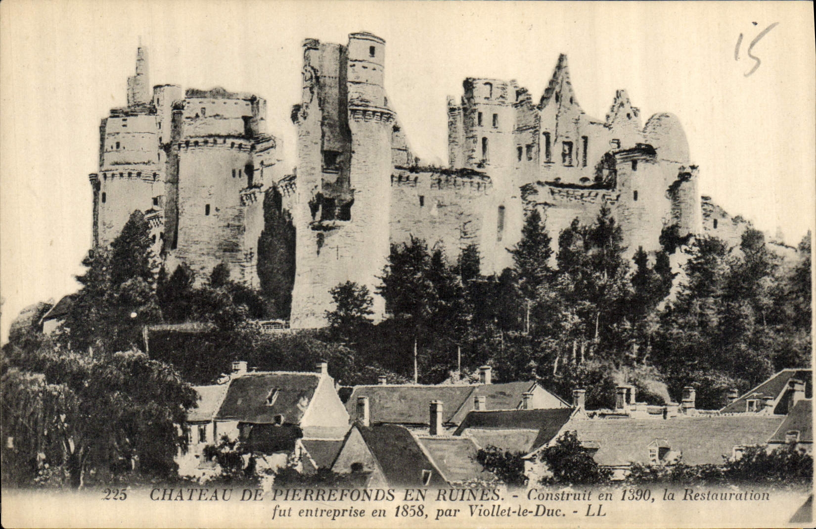 CPA Chateau de Pierrefonds en Ruines 
