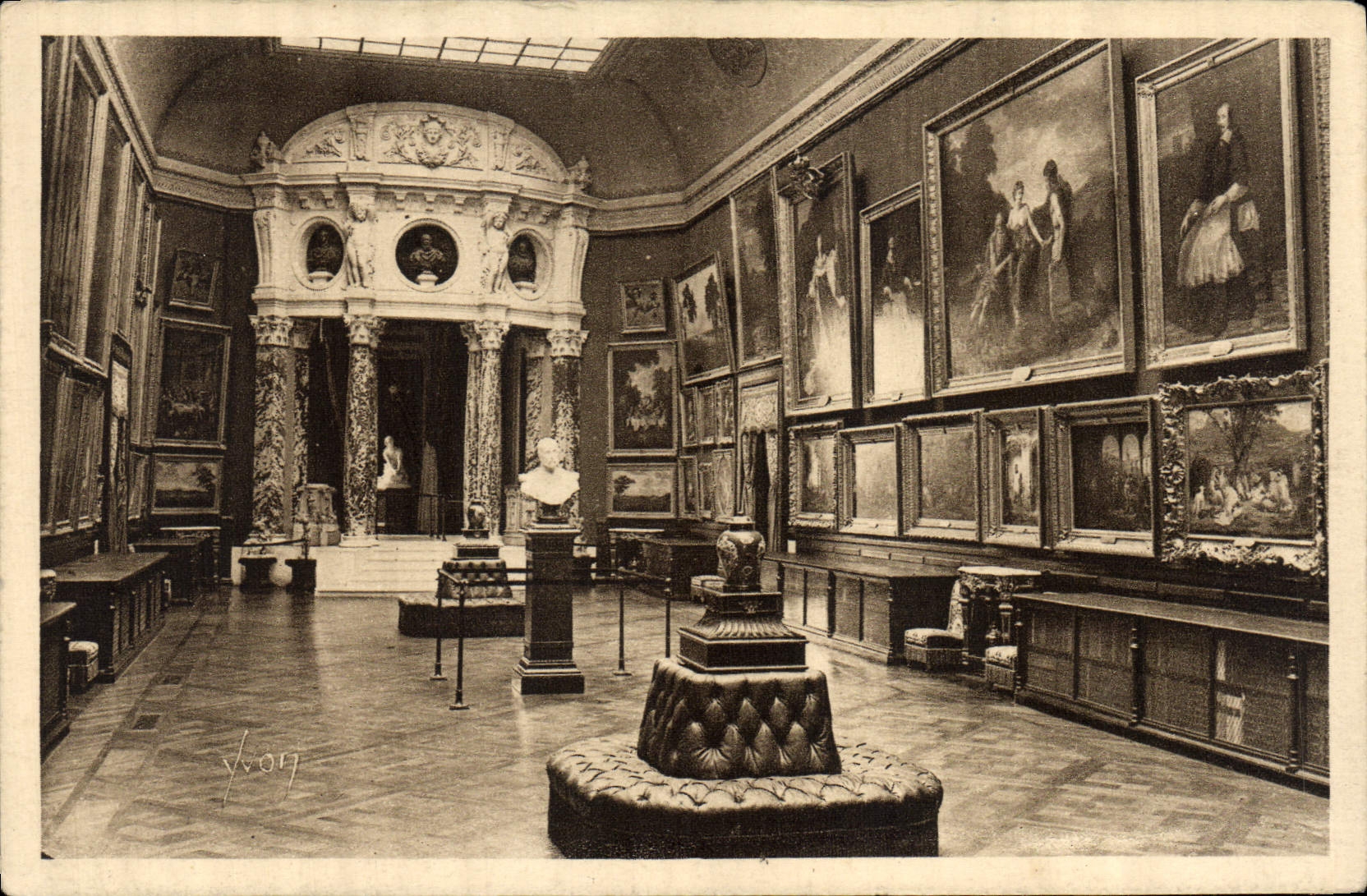 CPA Chateau de Chantilly La Galerie des Peintures