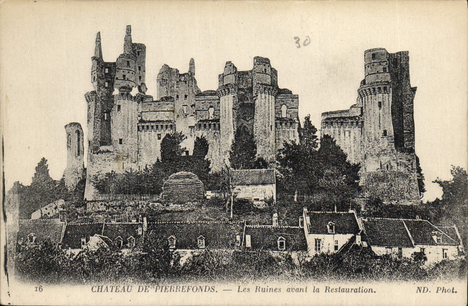 CPA Chateau de Pierrefonds Les Ruines avant la Restauration 