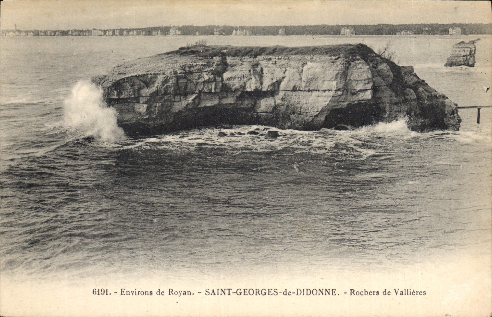 CPA Environs de Royan Saint Georges de Didonne Rochers de Vallieres 