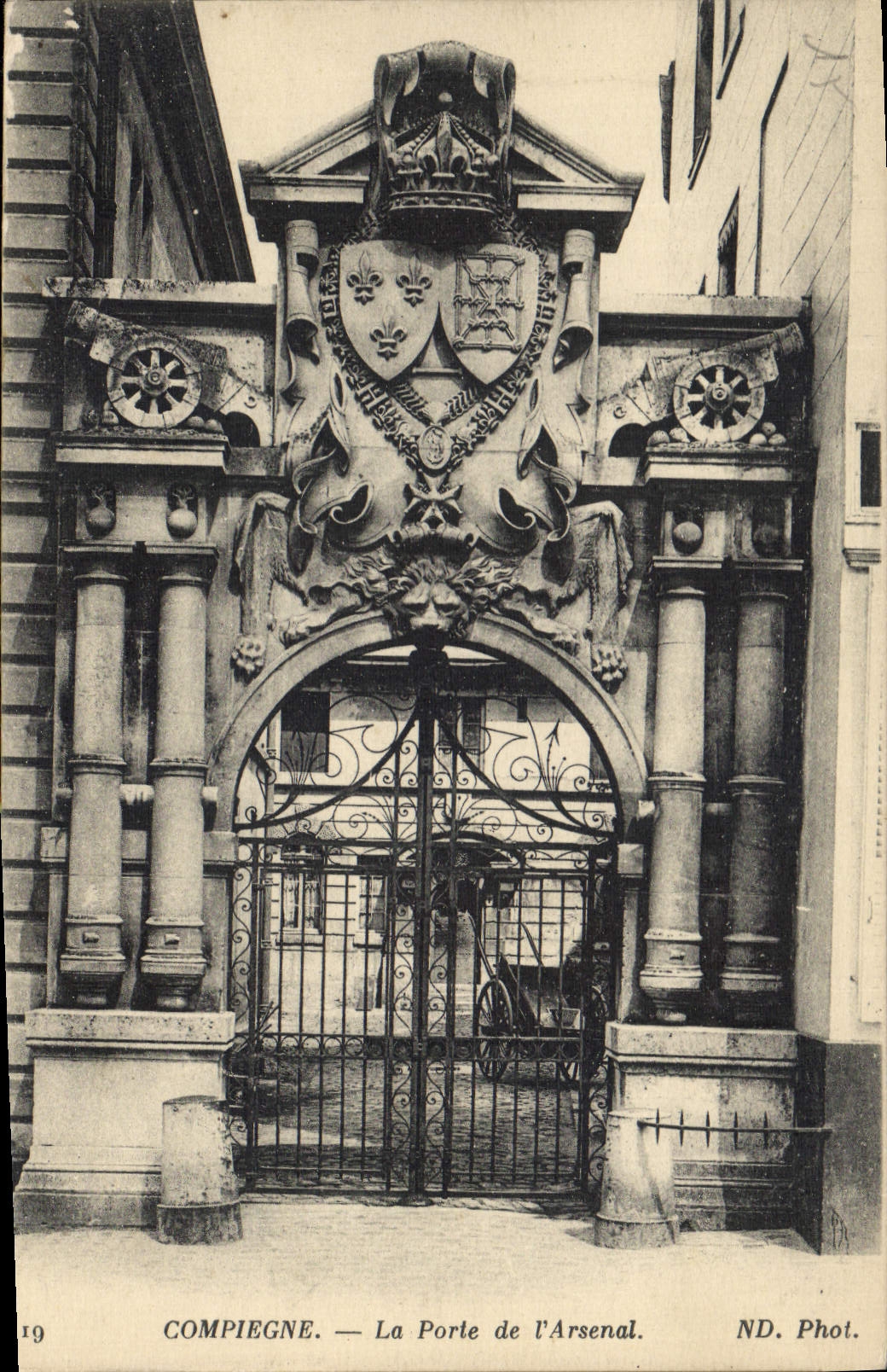 CPA Compiegne La Porte de l'Arsenal 