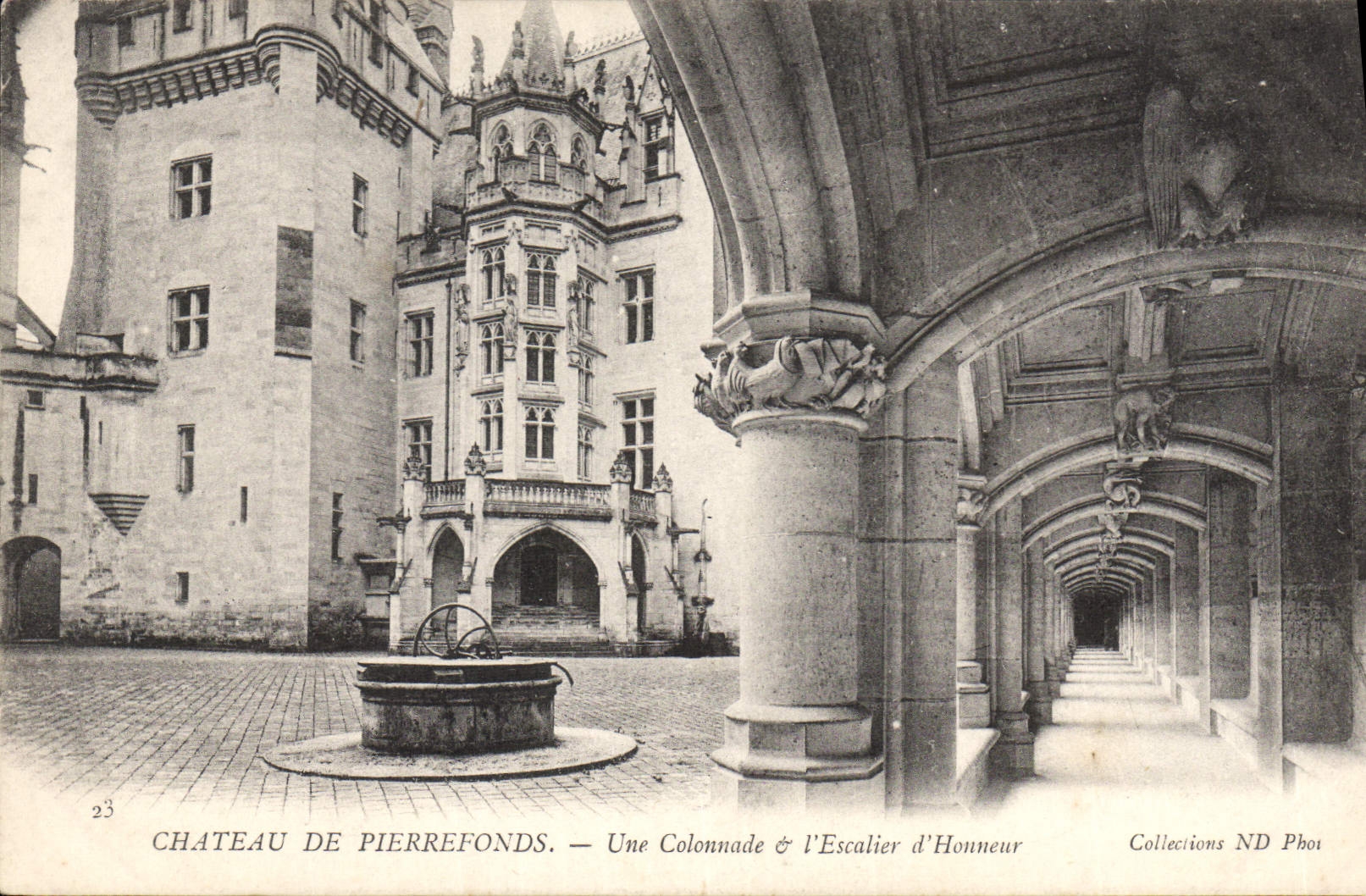 CPA Chateau de Pierrefonds Une Colonnade & l'Escalier d'Honneur 