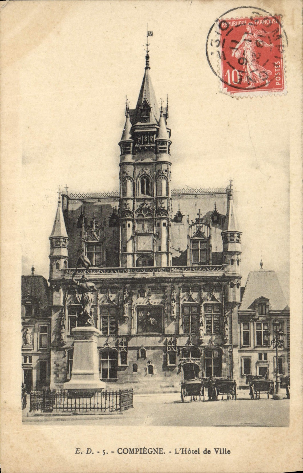 CPA Compiegne L'Hotel de Ville 