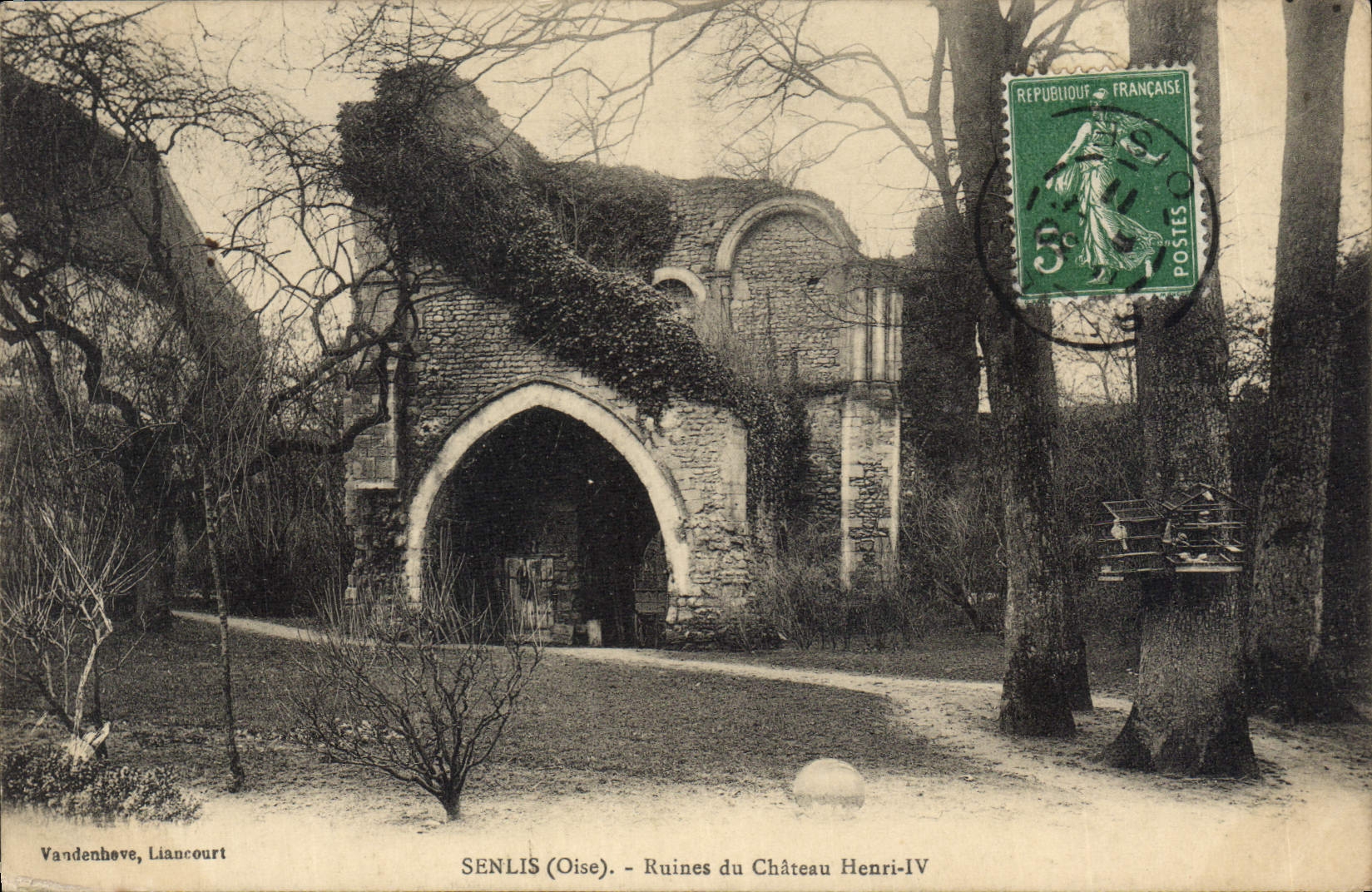 CPA Senlis Oise Ruines du Chateau Henri IV 