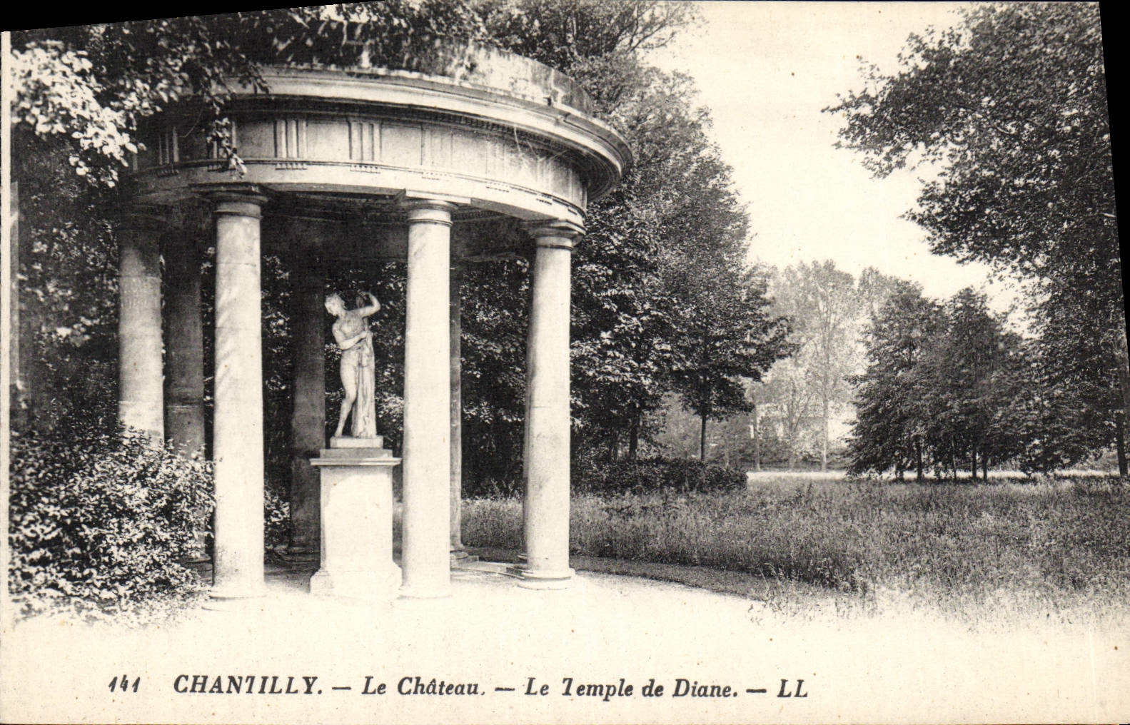 CPA Chantilly Le Chateau Le Temple de Diane