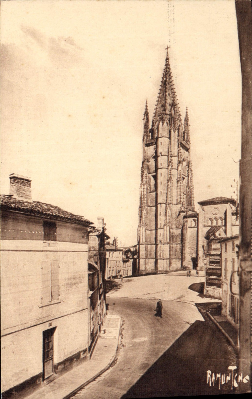 CPA Saintes Eglise Saint Eutrope 