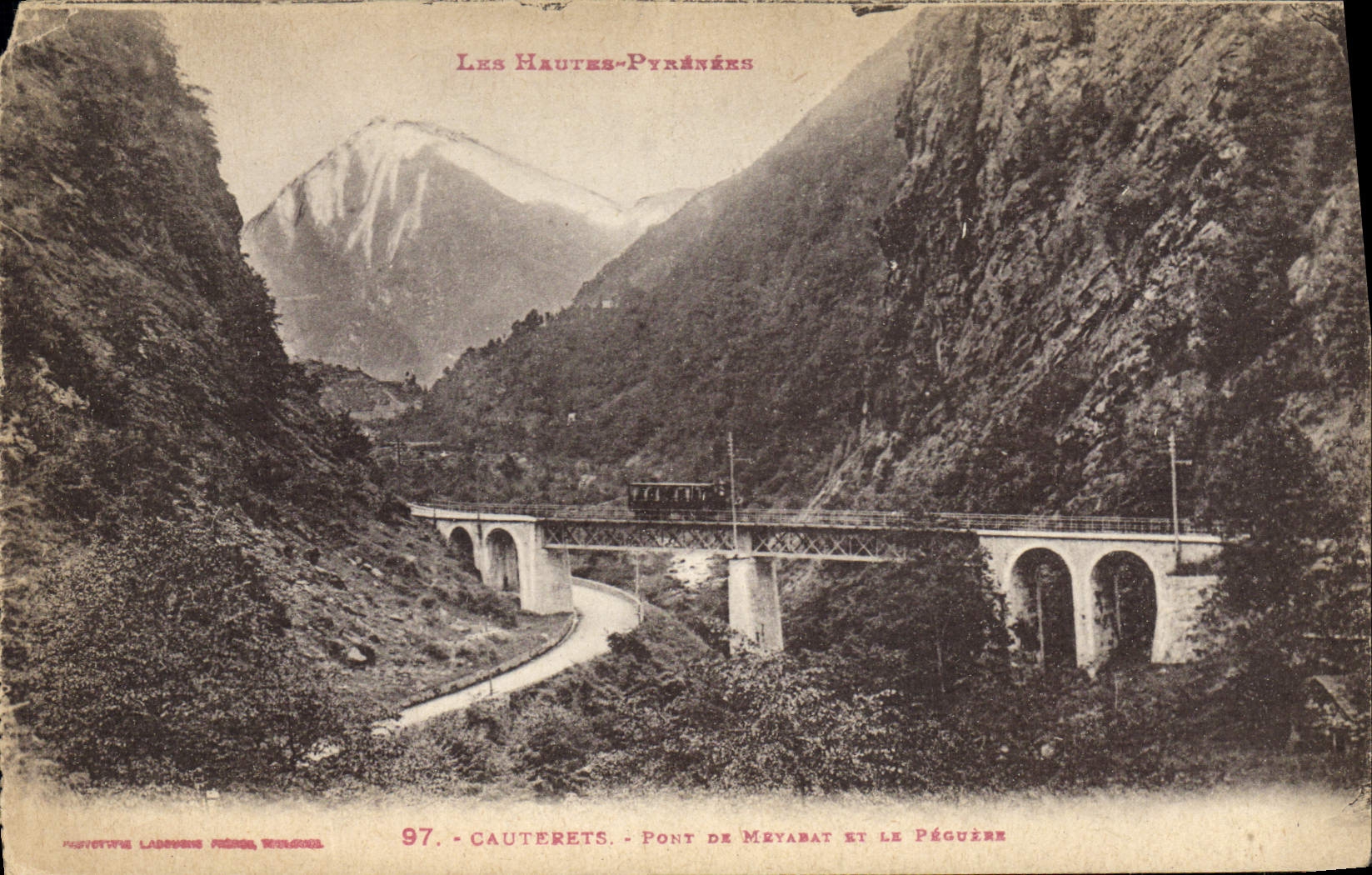 CPA Cauterets Pont de Meyabat et le Peguere