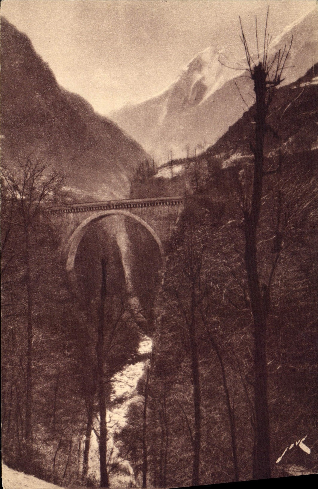 CPA Luz St Sauveur Le Pont Napoleon 