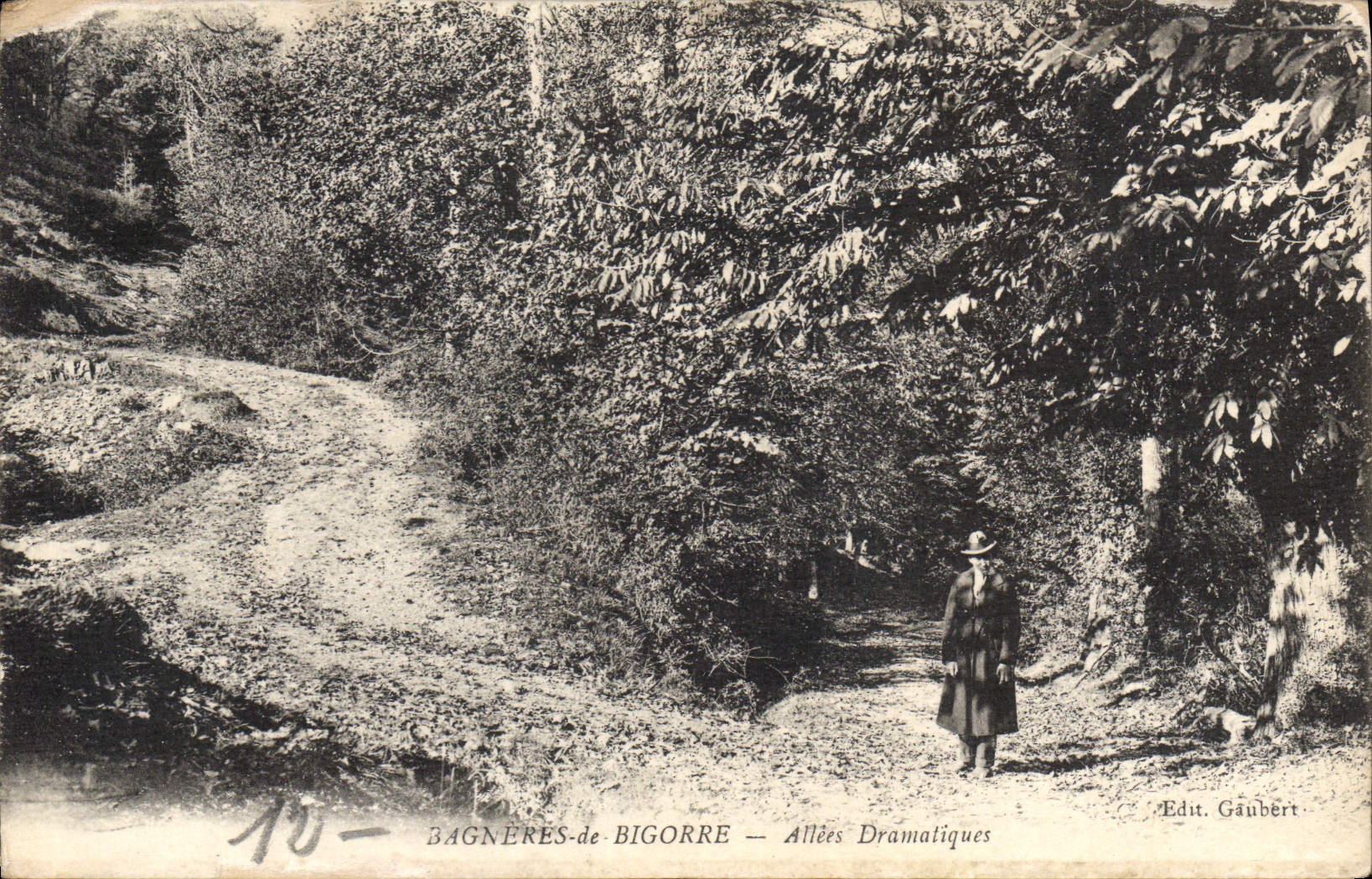 CPA Bagneres de Bigorre Allees Dramatiques