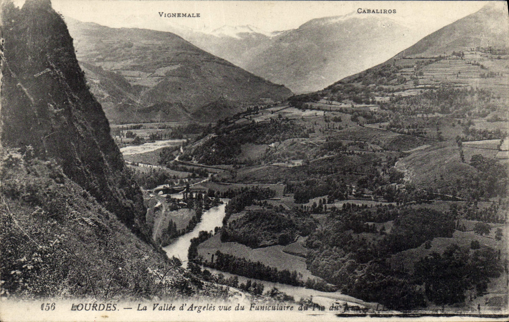 CPA Lourdes La Vallee d'Argeles vue de Funiculaire 