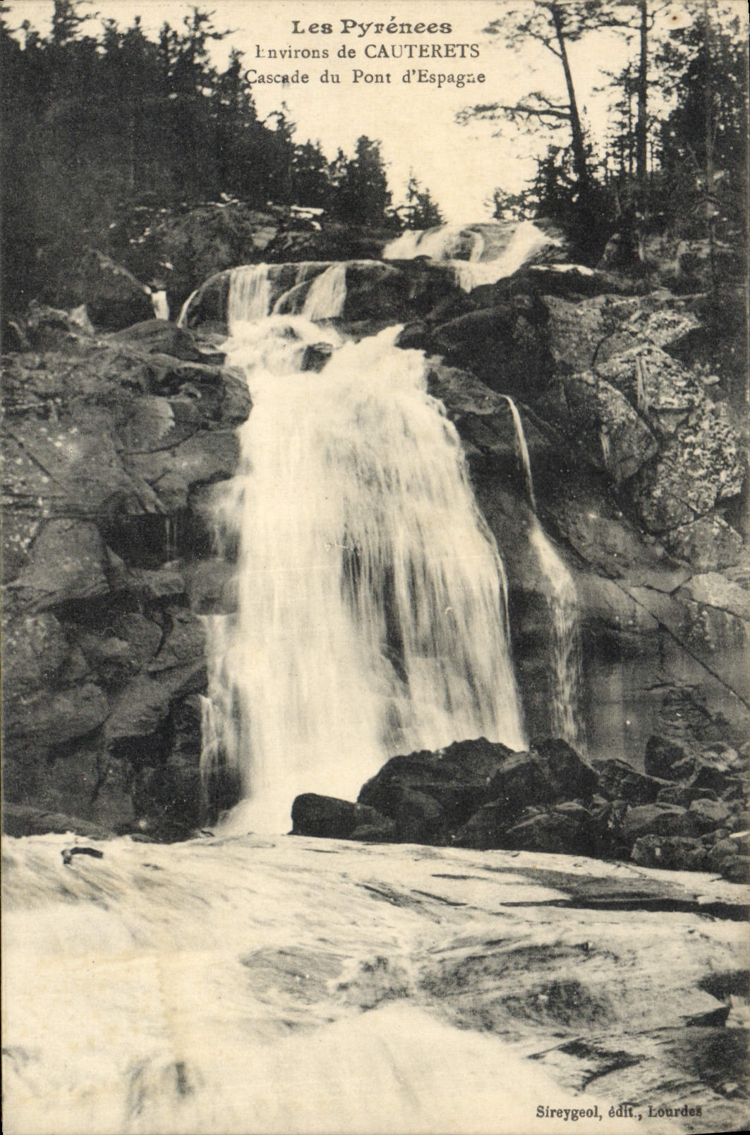 CPA Environs de Cauterets Cascade du Pont d'Espagne 