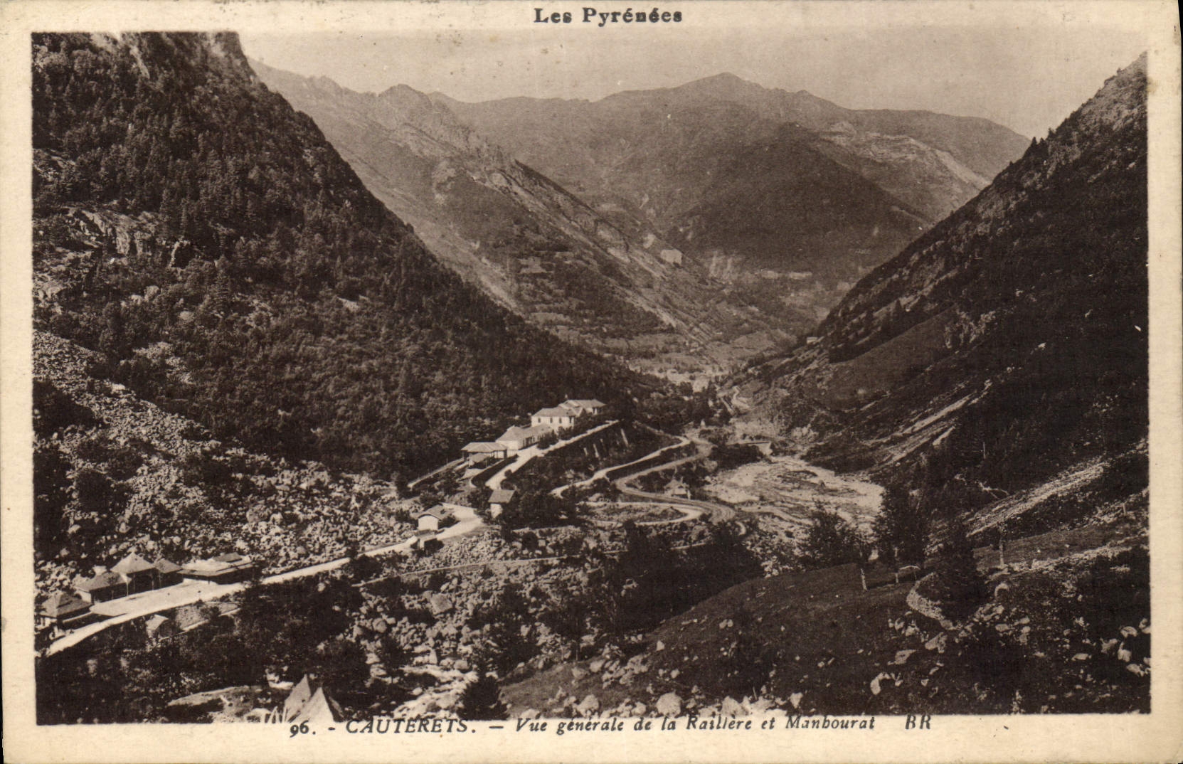 CPA Cauterets Vue generale de la Railiere et Manbourat