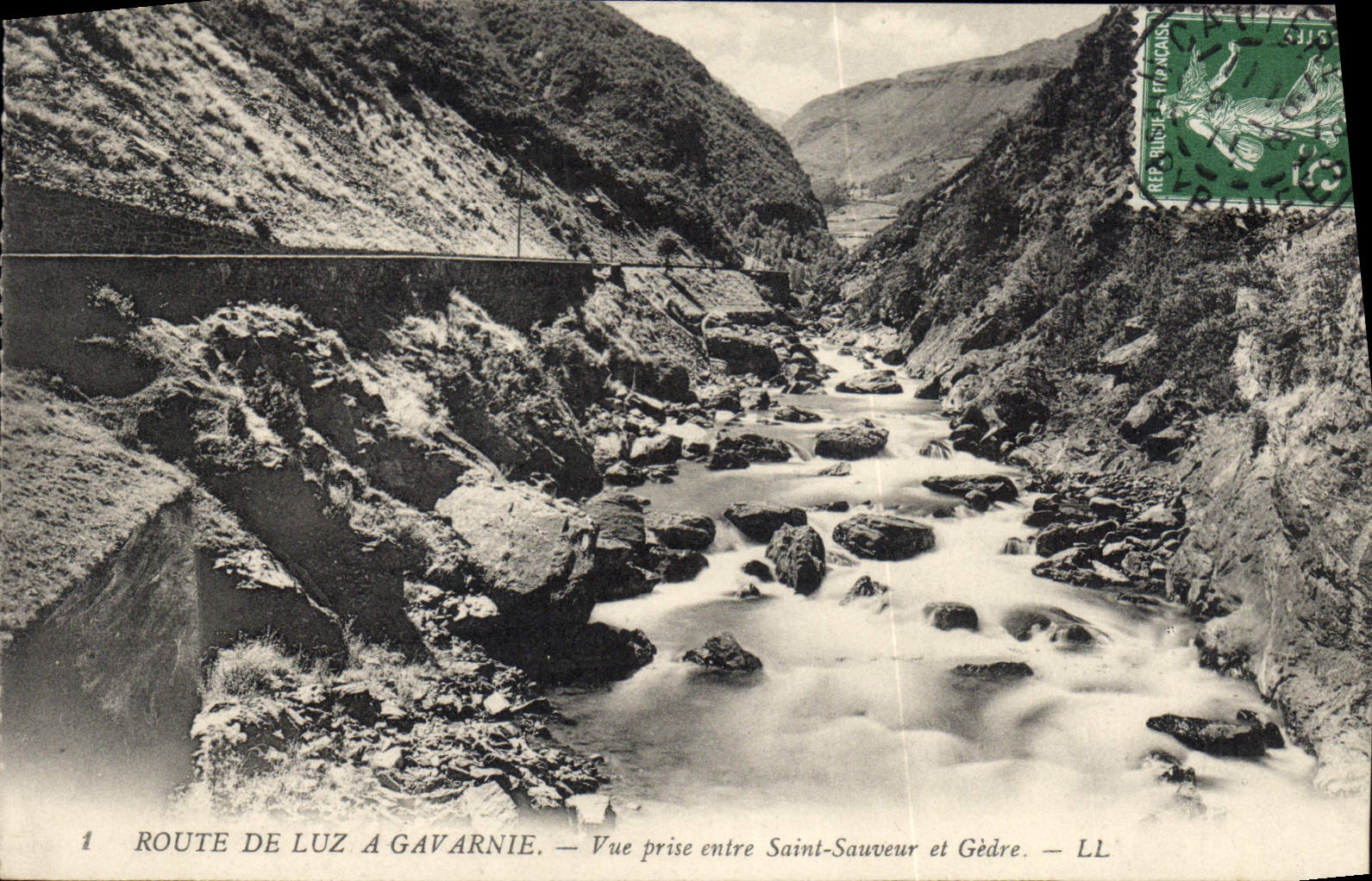 CPA Route de Luz a Gavarnie Vue prise entre Saint Sauveur et Gedre 
