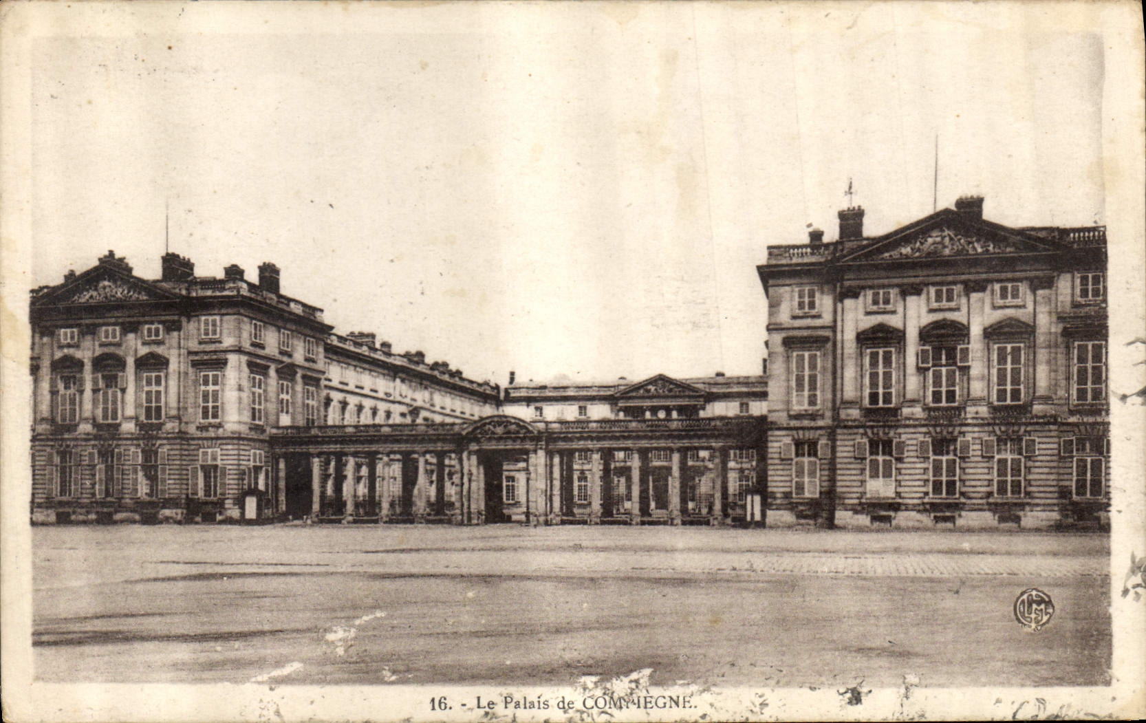 CPA Le Palais de Compiegne 