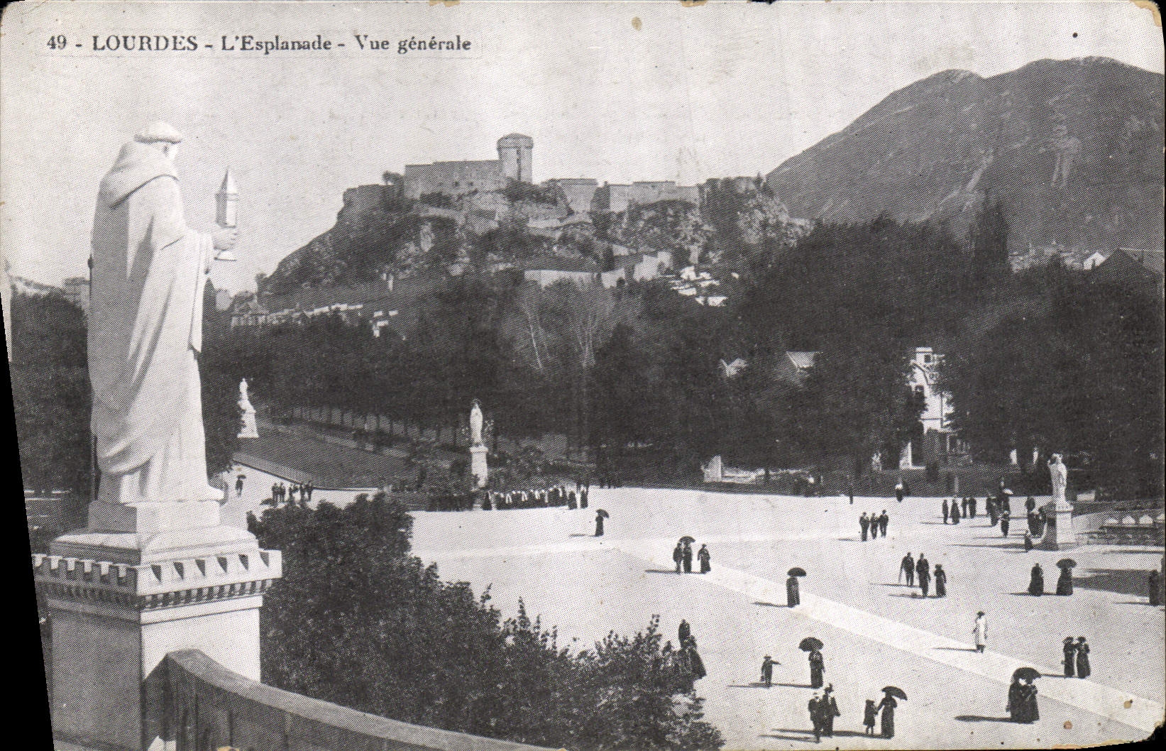 CPA Lourdes L'Esplanade Vue generale 