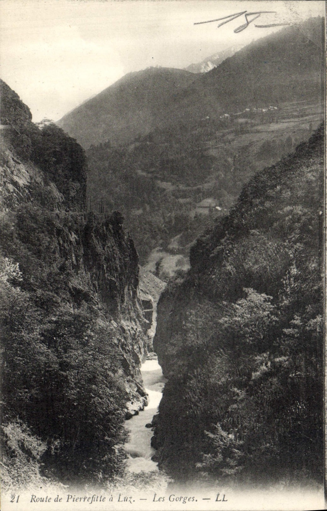 CPA Route de Pierrefite a Luz Les Gorges
