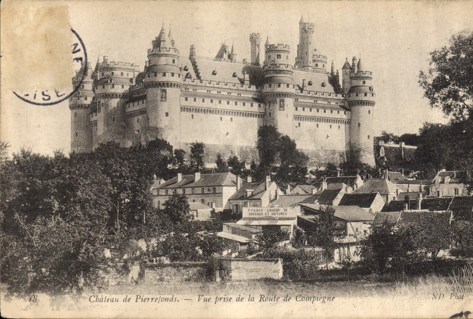 CPA Chateau de Pierrefonds Vue prise de la Route de Compiegne 