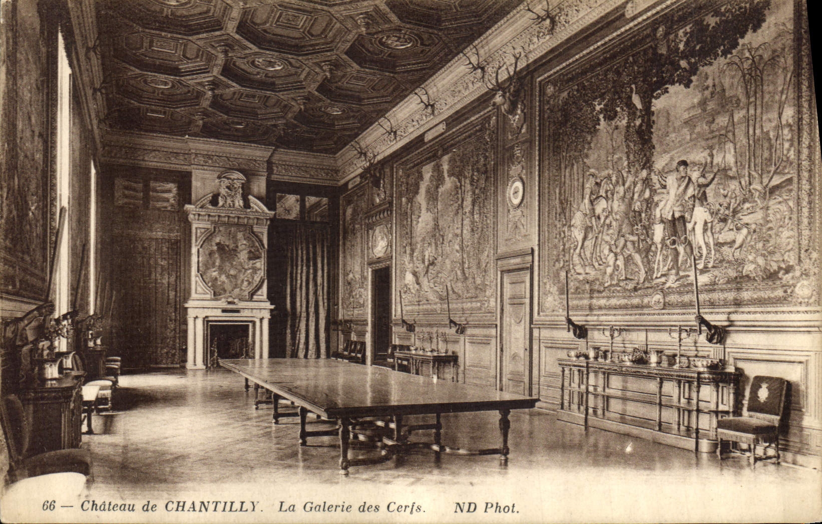 CPA Chateau de Chantilly La Galerie des Cerfs
