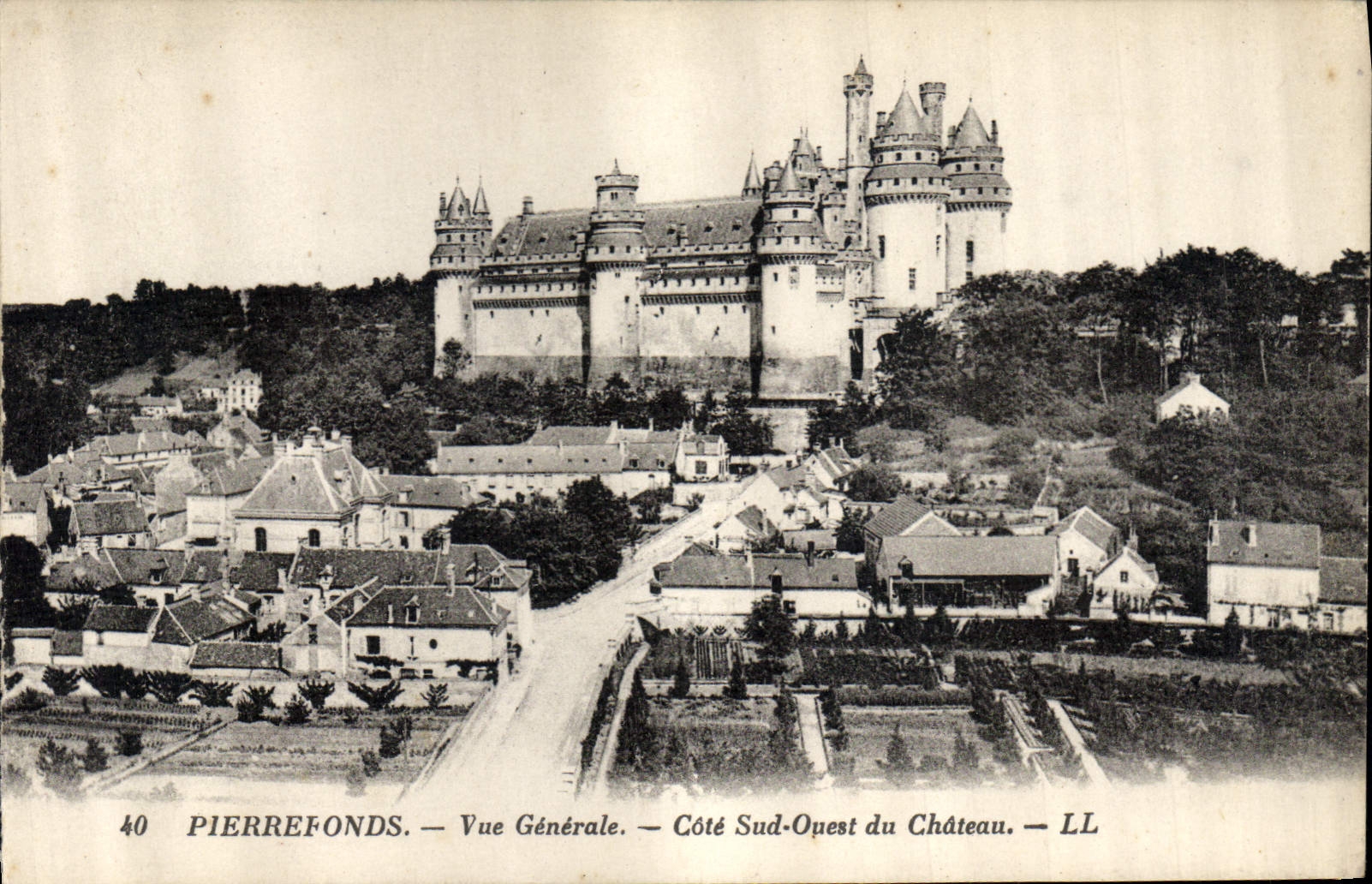CPA Pierrefonds Vue Generale Cote Sud Ouest du Chateau
