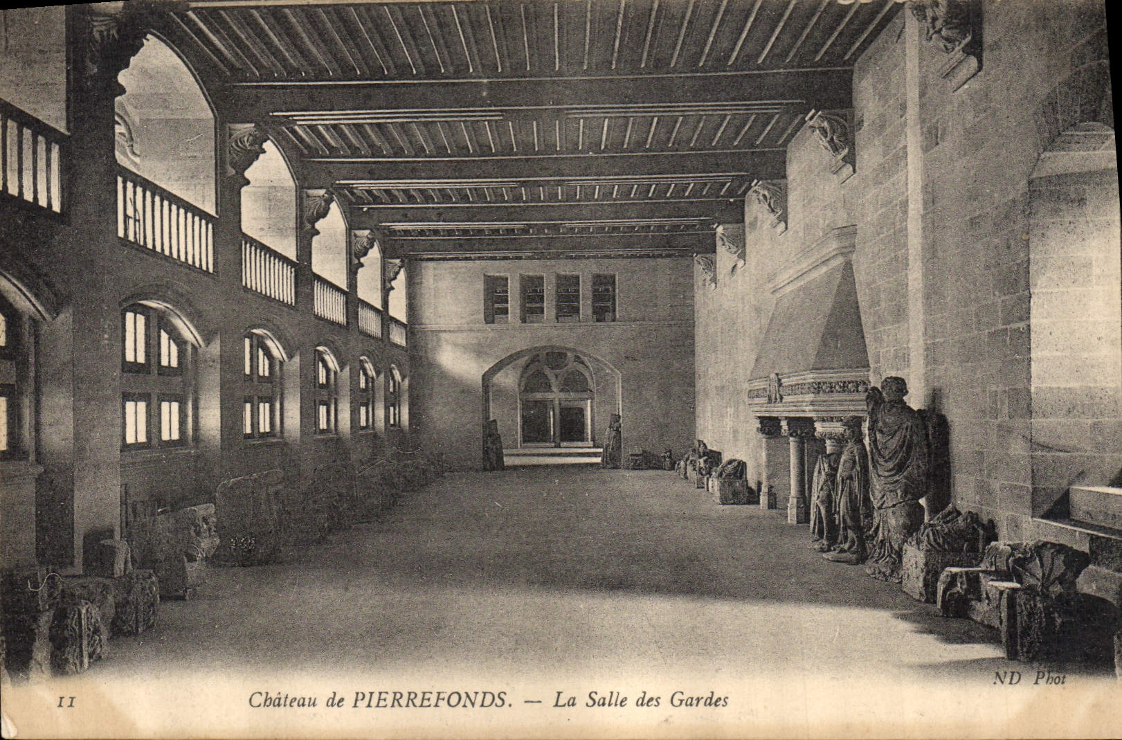CPA Chateau de Pierrefonds La Salled des Gardes 