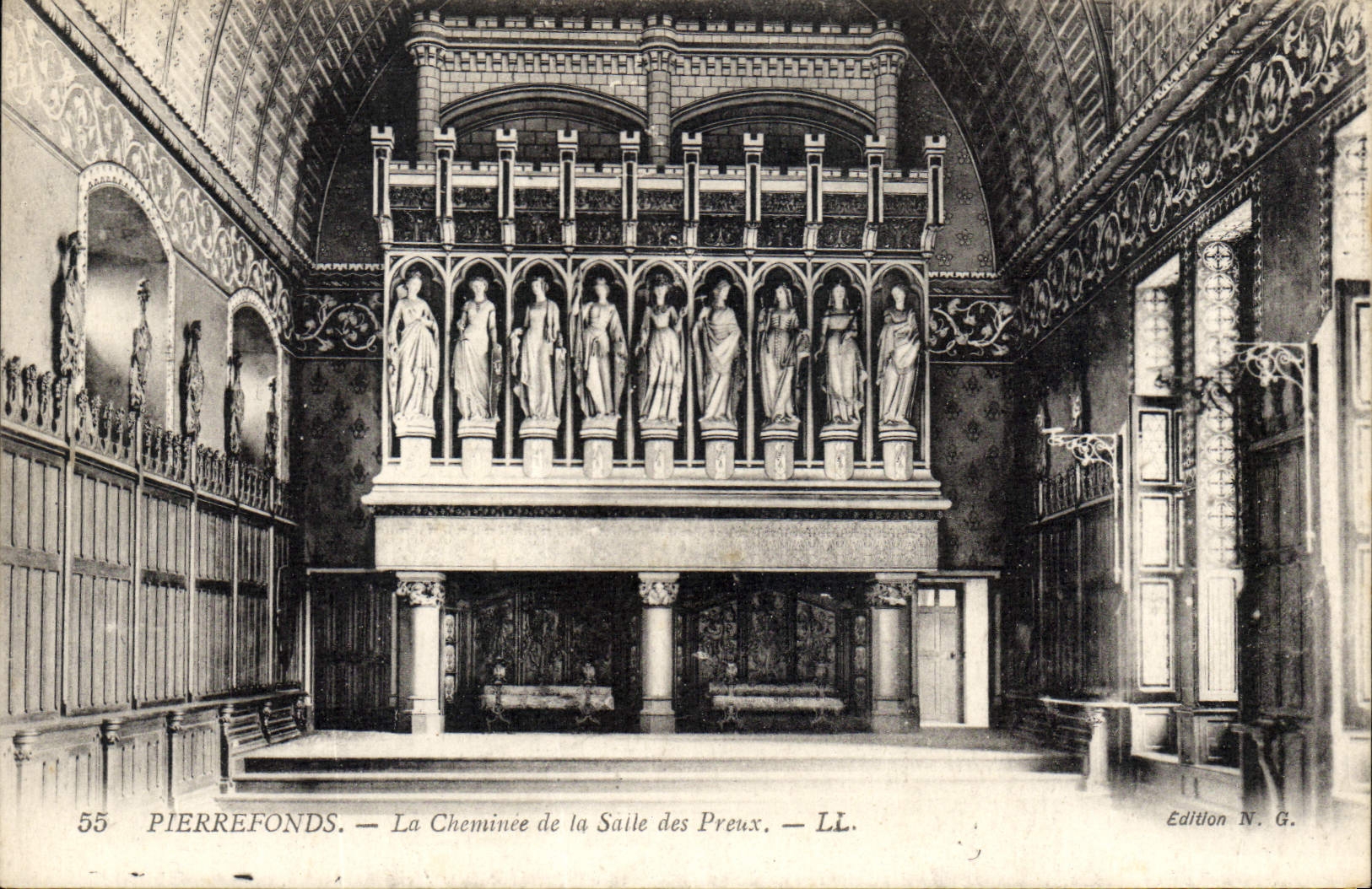 CPA Pierrefonds La Cheminee de la Salle des Preux 