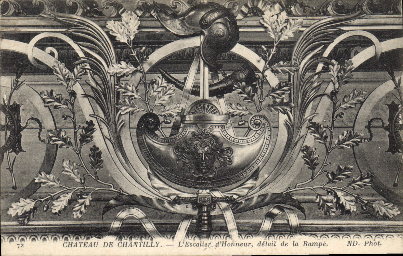 CPA Chateau de Chantilly L'Escalier d'Honneur detail de la Rampe