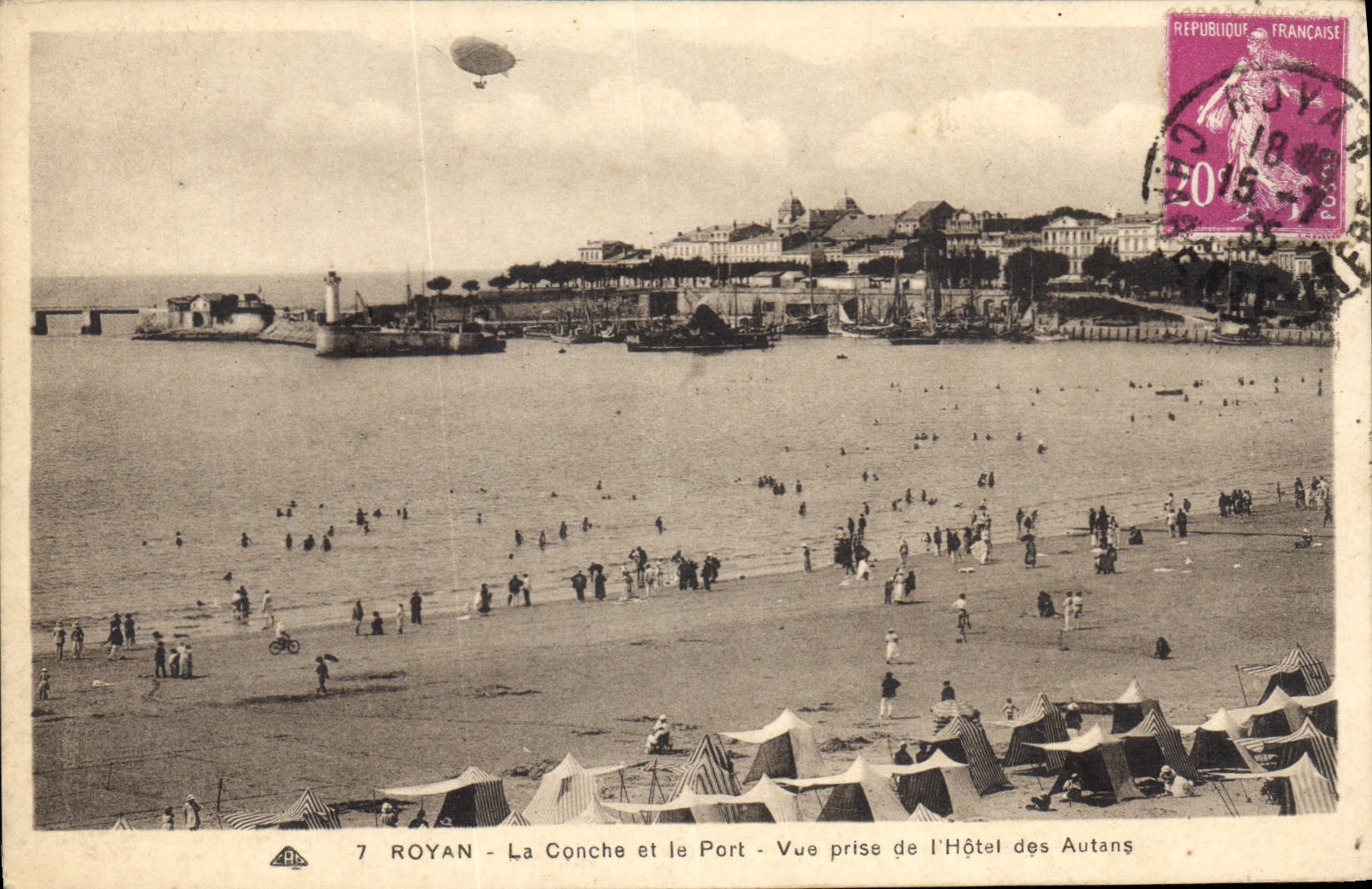 CPA Royan La Conche et le Port Vue prise de l'Hotel des Autans